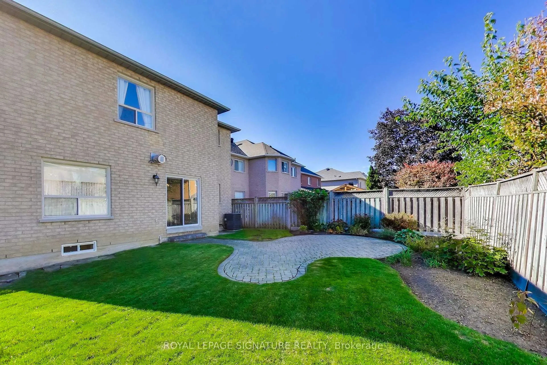 Photo 46 of 127 Mountcharles Crescent, Vaughan, Maple — HOMEH