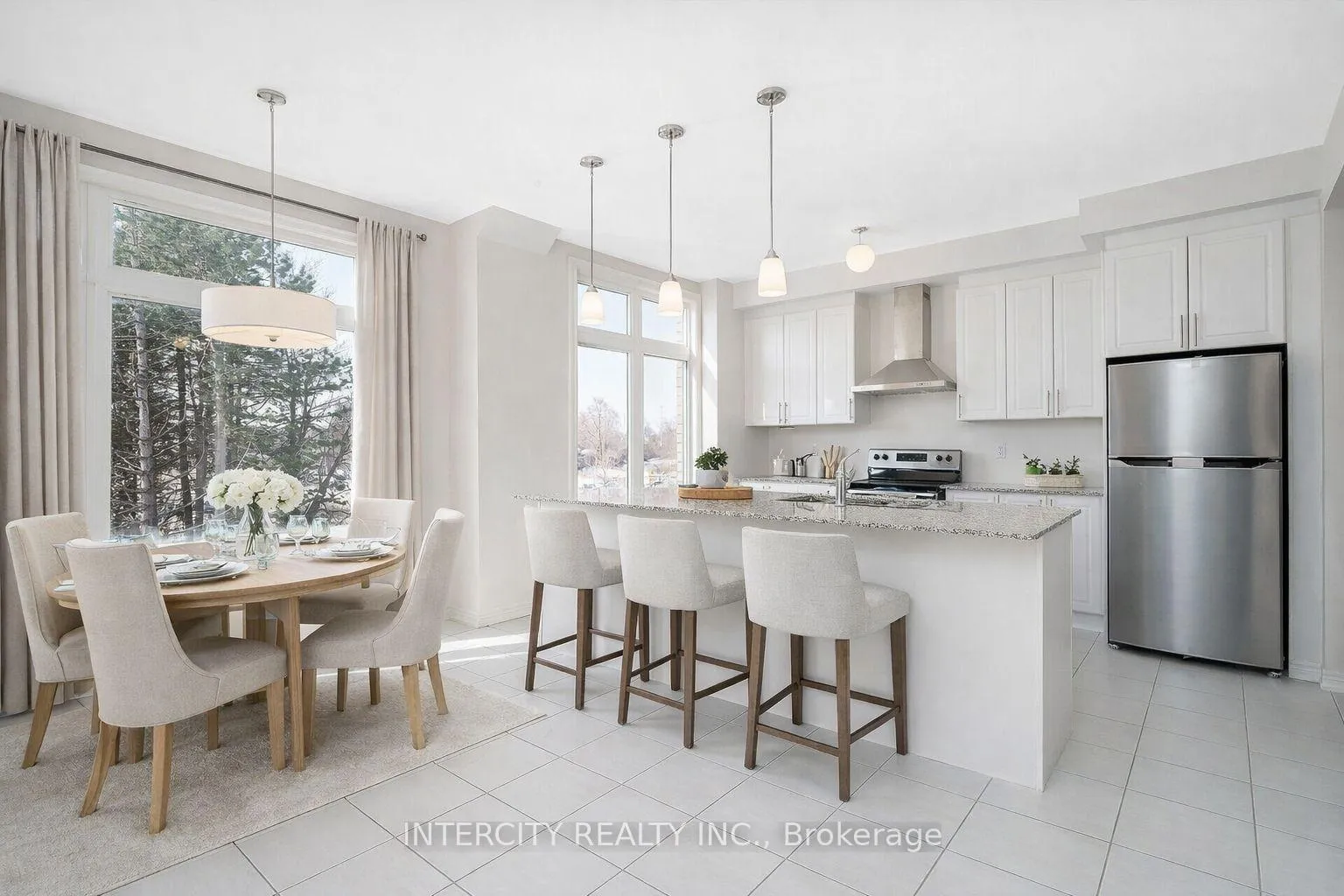 Photo 13 of 12 Queenpost Drive, Brampton, Credit Valley — HOMEH