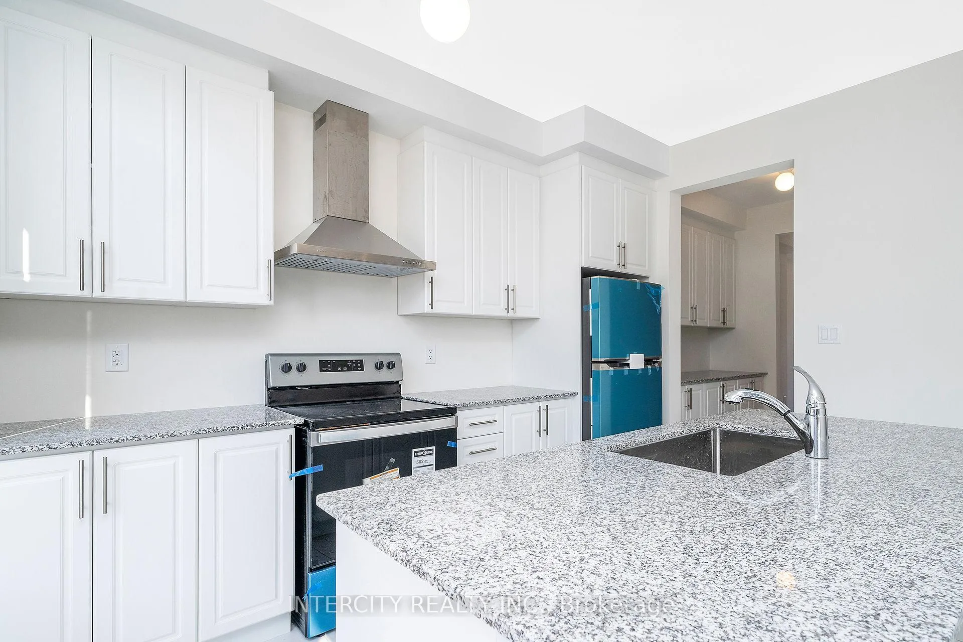 Photo 14 of 12 Queenpost Drive, Brampton, Credit Valley — HOMEH