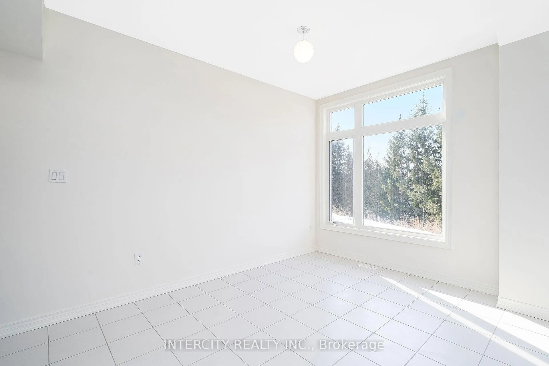Photo 17 of 12 Queenpost Drive, Brampton, Credit Valley — HOMEH