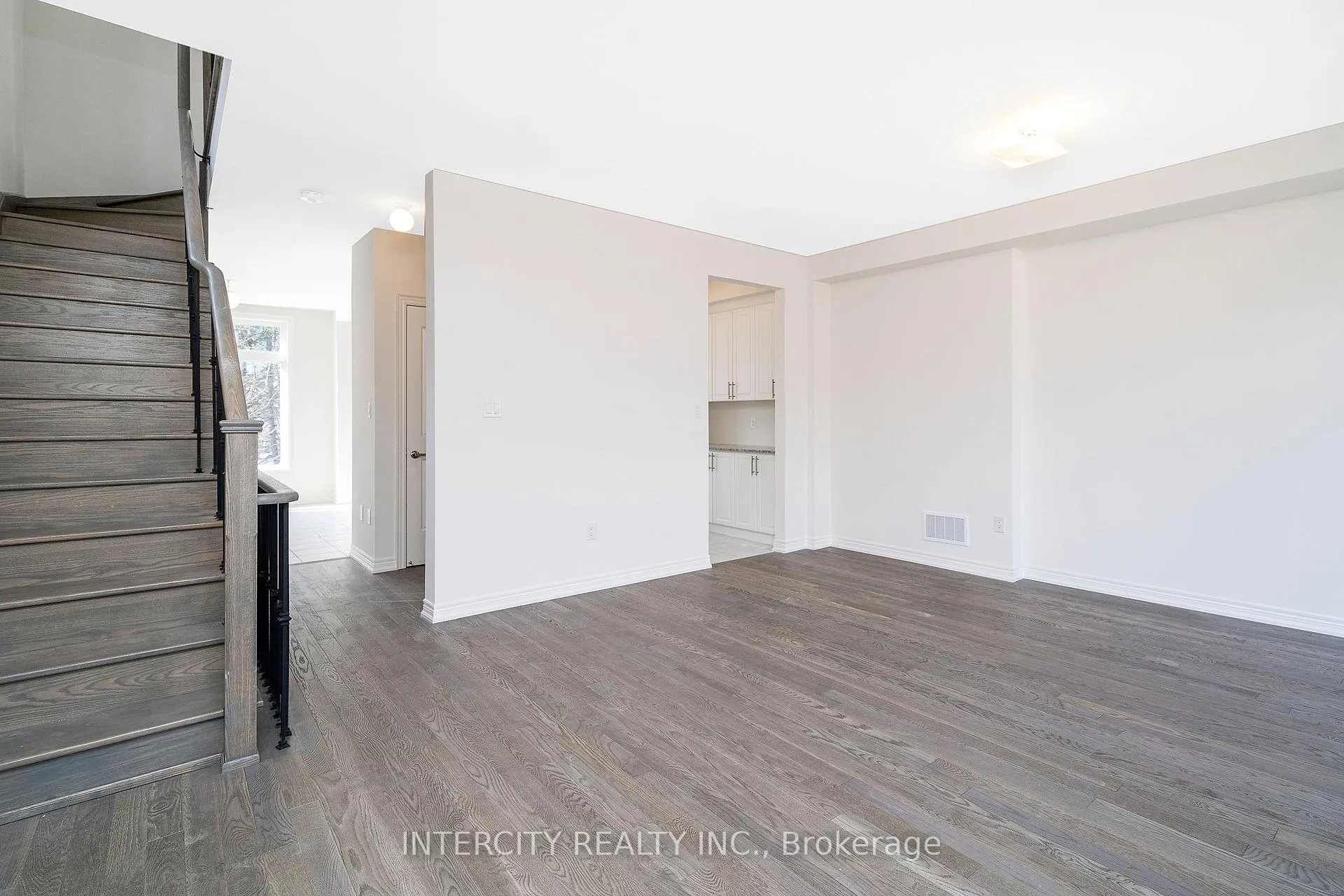 Photo 21 of 12 Queenpost Drive, Brampton, Credit Valley — HOMEH