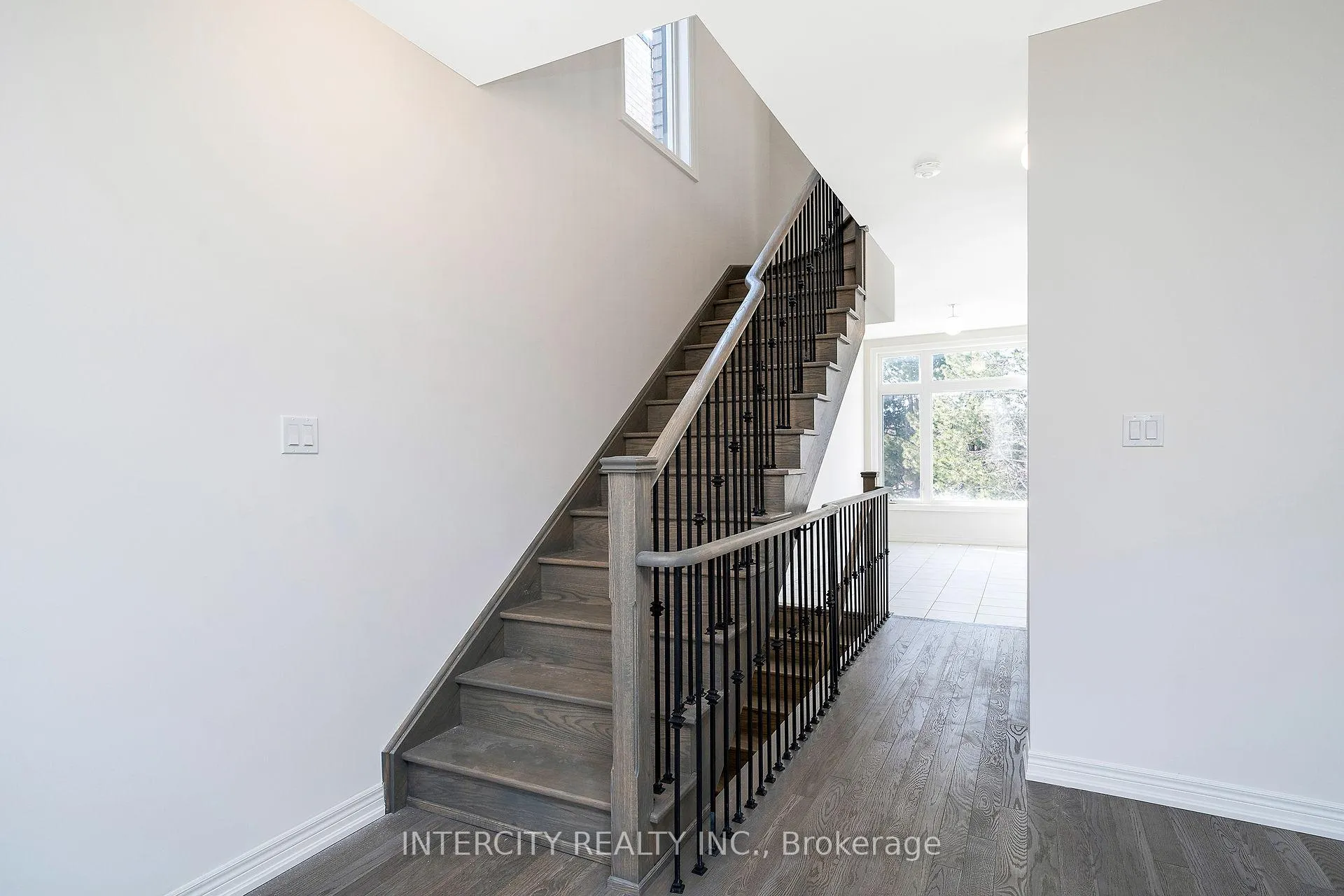 Photo 22 of 12 Queenpost Drive, Brampton, Credit Valley — HOMEH