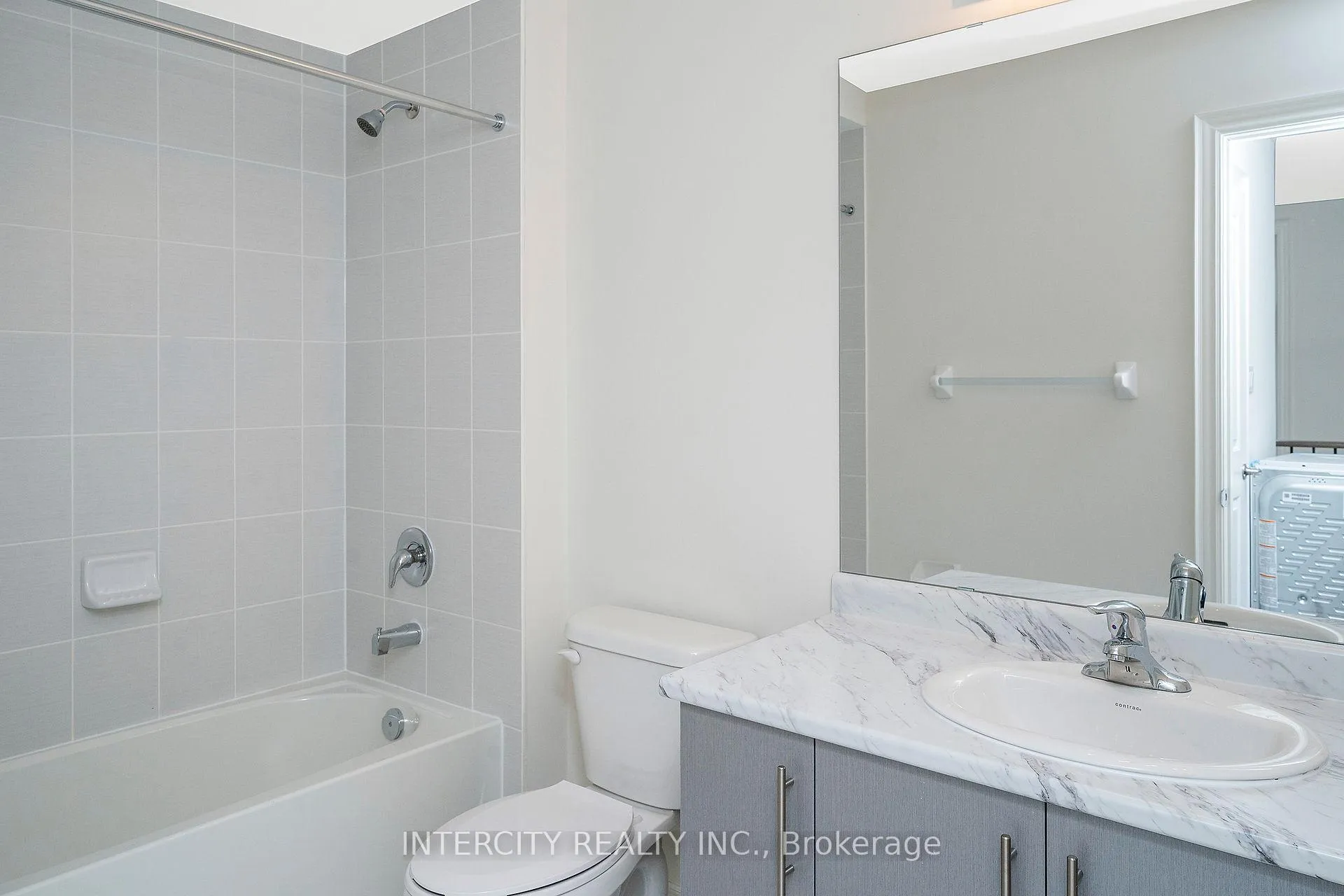 Photo 30 of 12 Queenpost Drive, Brampton, Credit Valley — HOMEH