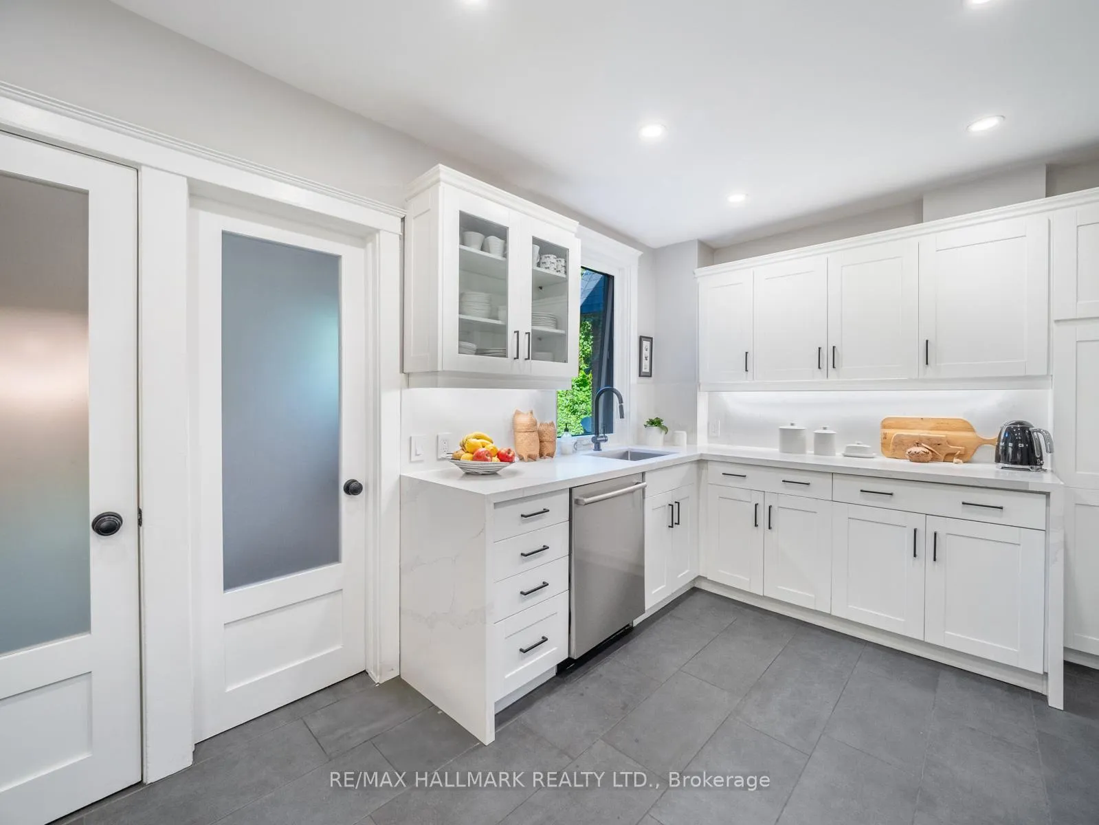 Photo 18 of 306 Lee Avenue, Toronto, The Beaches — HOMEH