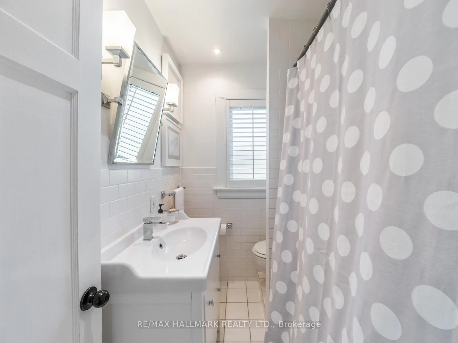 Photo 22 of 306 Lee Avenue, Toronto, The Beaches — HOMEH