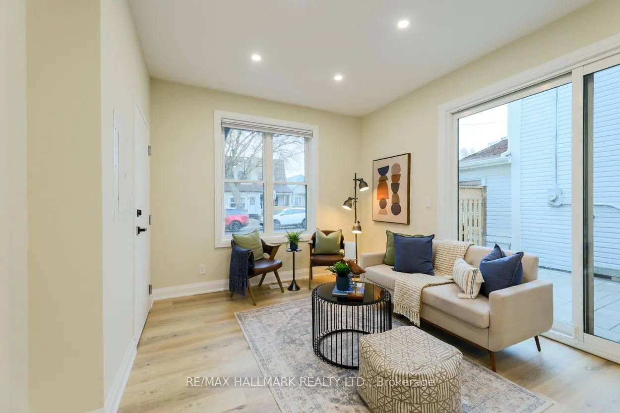 Photo 4 of Unit Main Floor, 6 Luttrell Avenue, Toronto, East End-Danforth — HOMEH