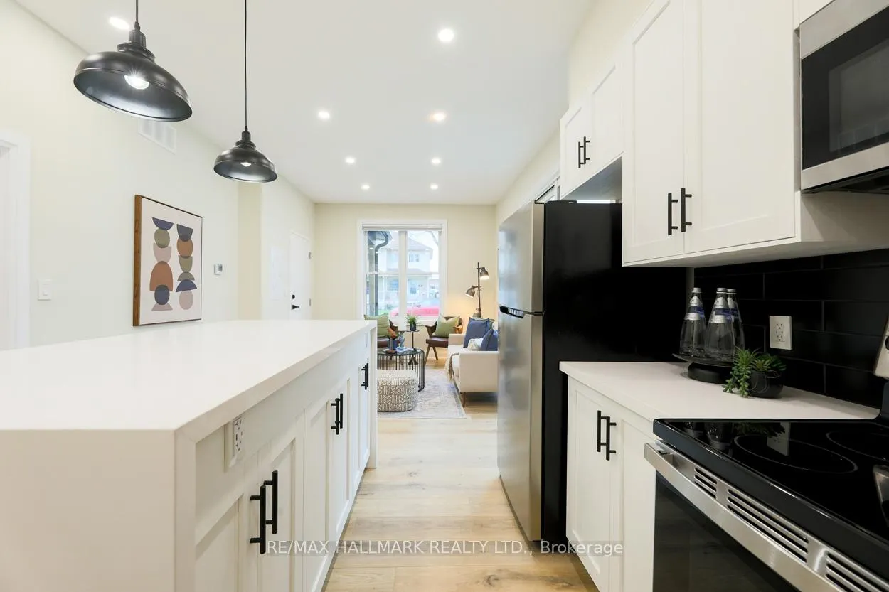 Photo 7 of Unit Main Floor, 6 Luttrell Avenue, Toronto, East End-Danforth — HOMEH
