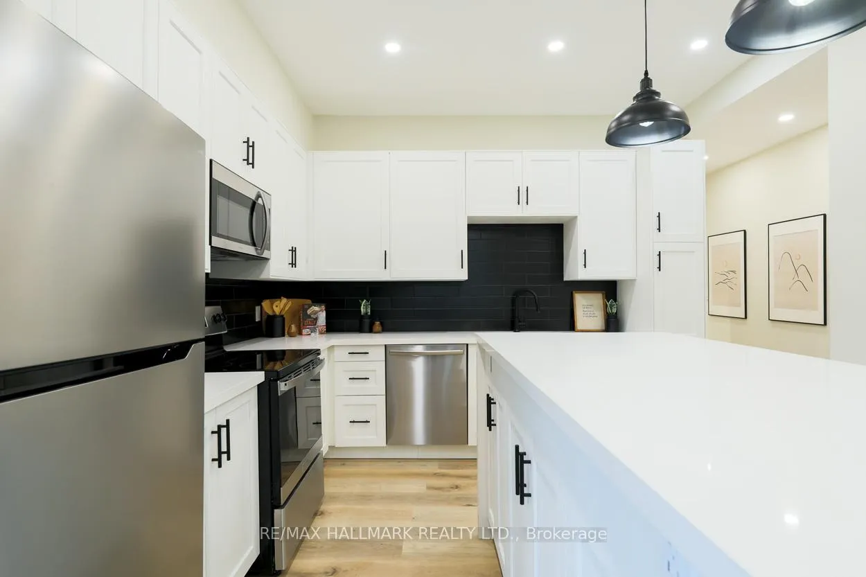 Photo 8 of Unit Main Floor, 6 Luttrell Avenue, Toronto, East End-Danforth — HOMEH