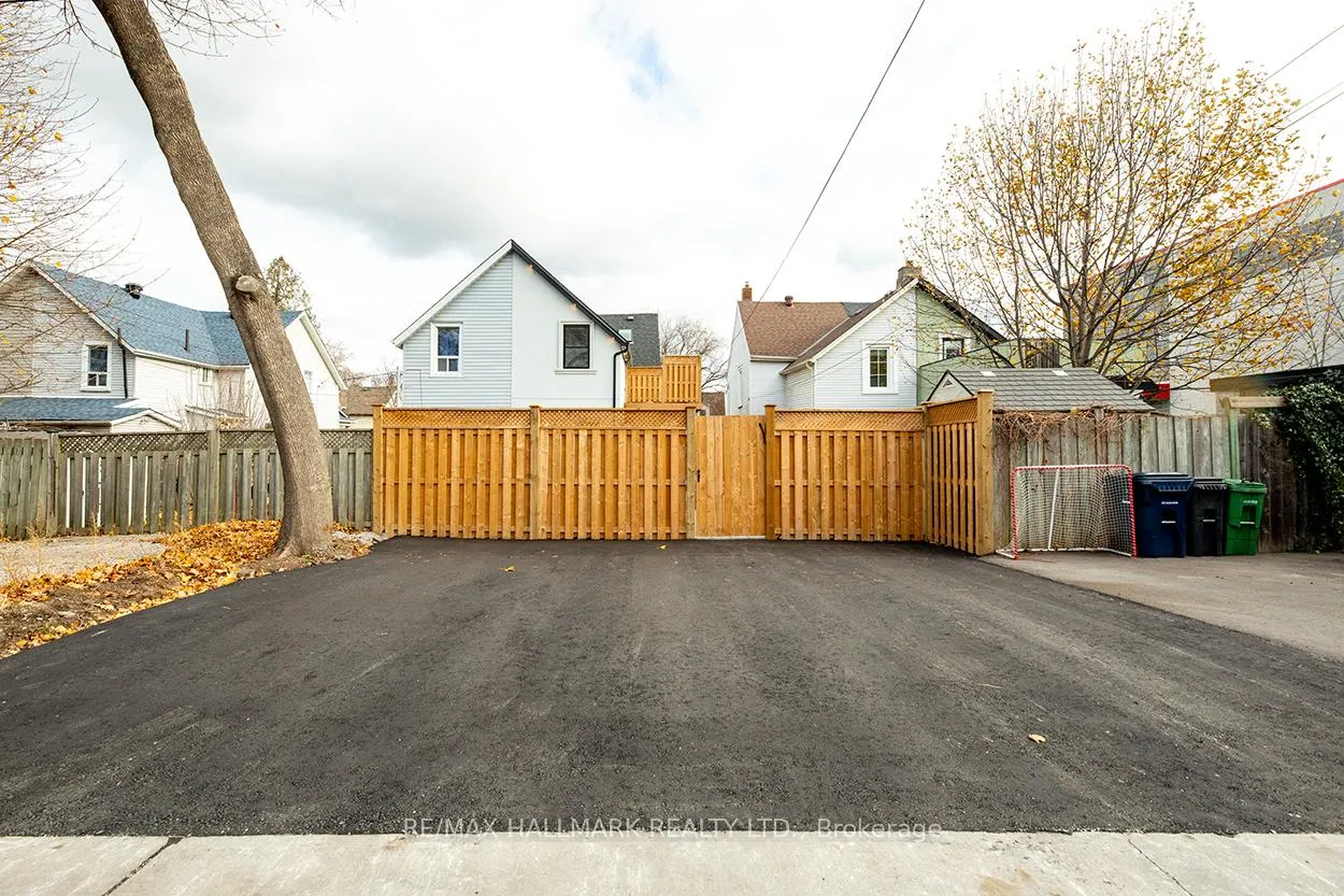 Photo 19 of Unit Main Floor, 6 Luttrell Avenue, Toronto, East End-Danforth — HOMEH