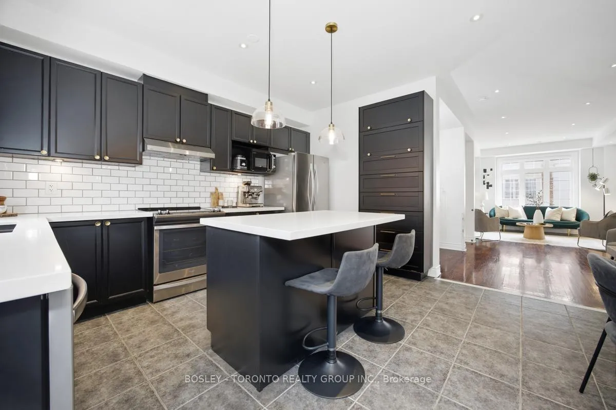Photo 13 of 20 Isaac Devins Avenue, Vaughan, East Woodbridge — HOMEH
