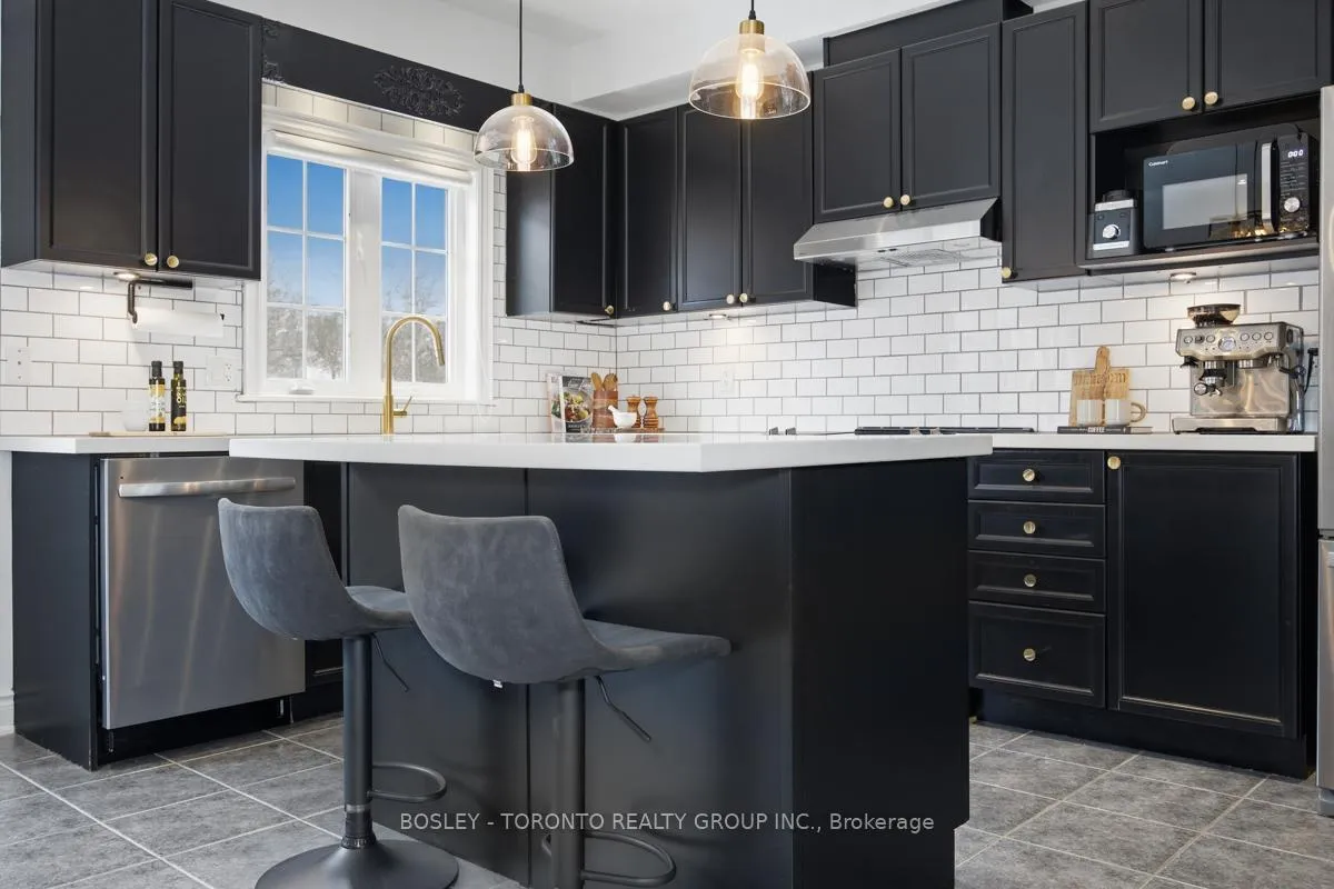 Photo 15 of 20 Isaac Devins Avenue, Vaughan, East Woodbridge — HOMEH