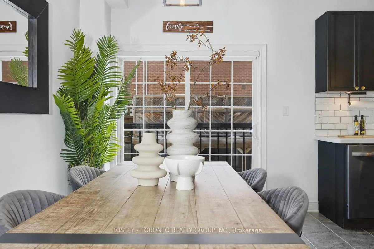 Photo 16 of 20 Isaac Devins Avenue, Vaughan, East Woodbridge — HOMEH