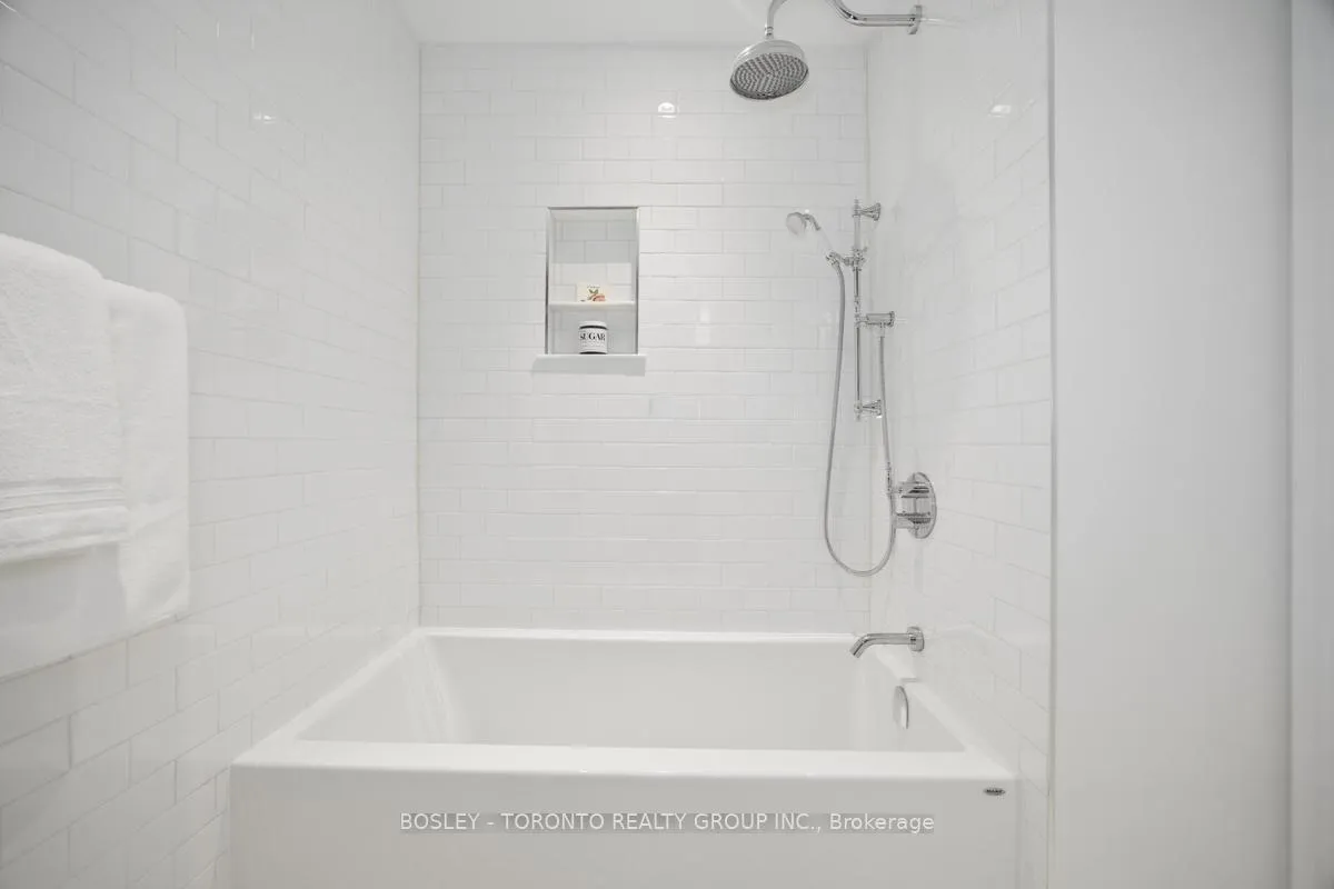 Photo 23 of 20 Isaac Devins Avenue, Vaughan, East Woodbridge — HOMEH