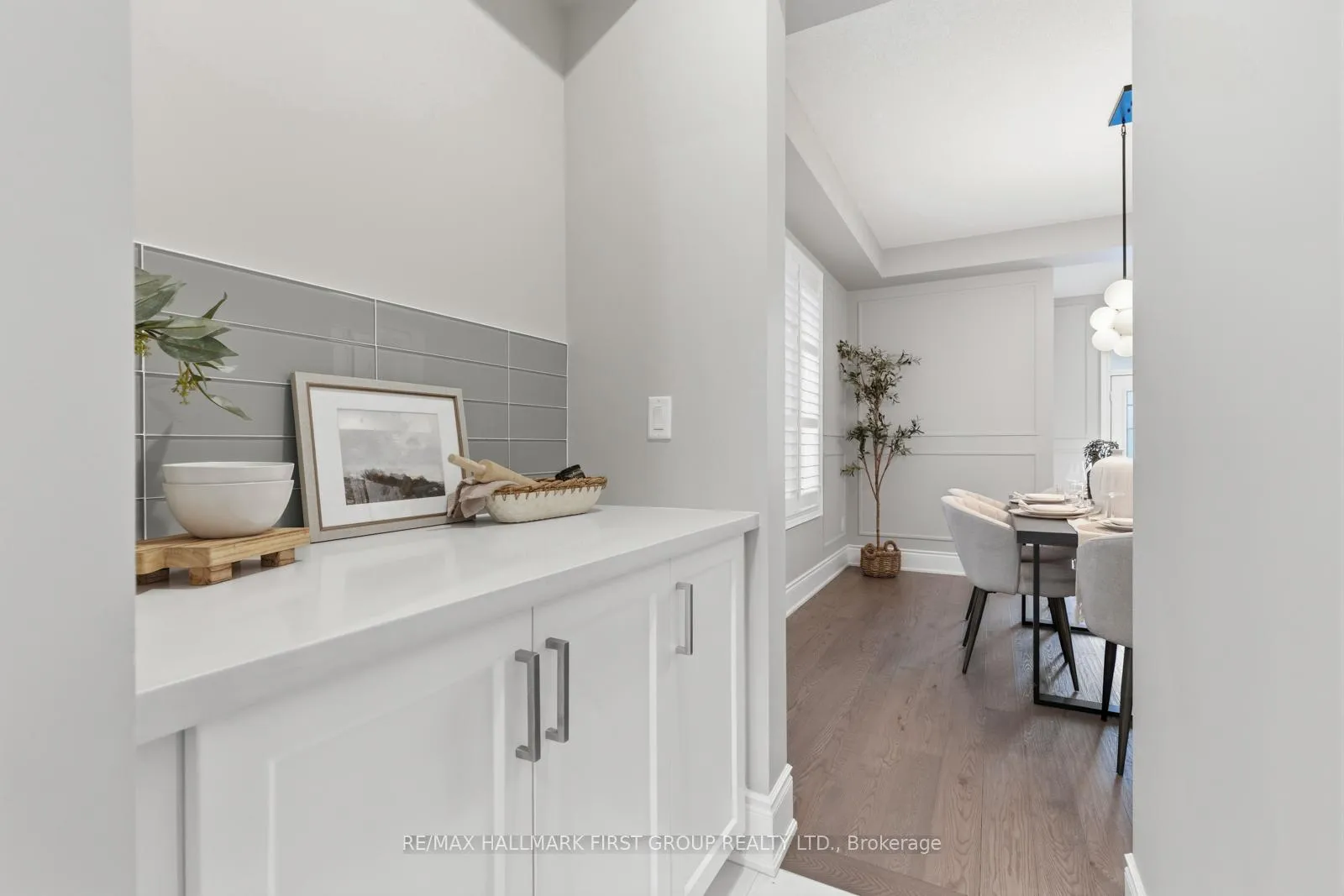 Photo 5 of 38 Priory Drive, Whitby, Rural Whitby — HOMEH