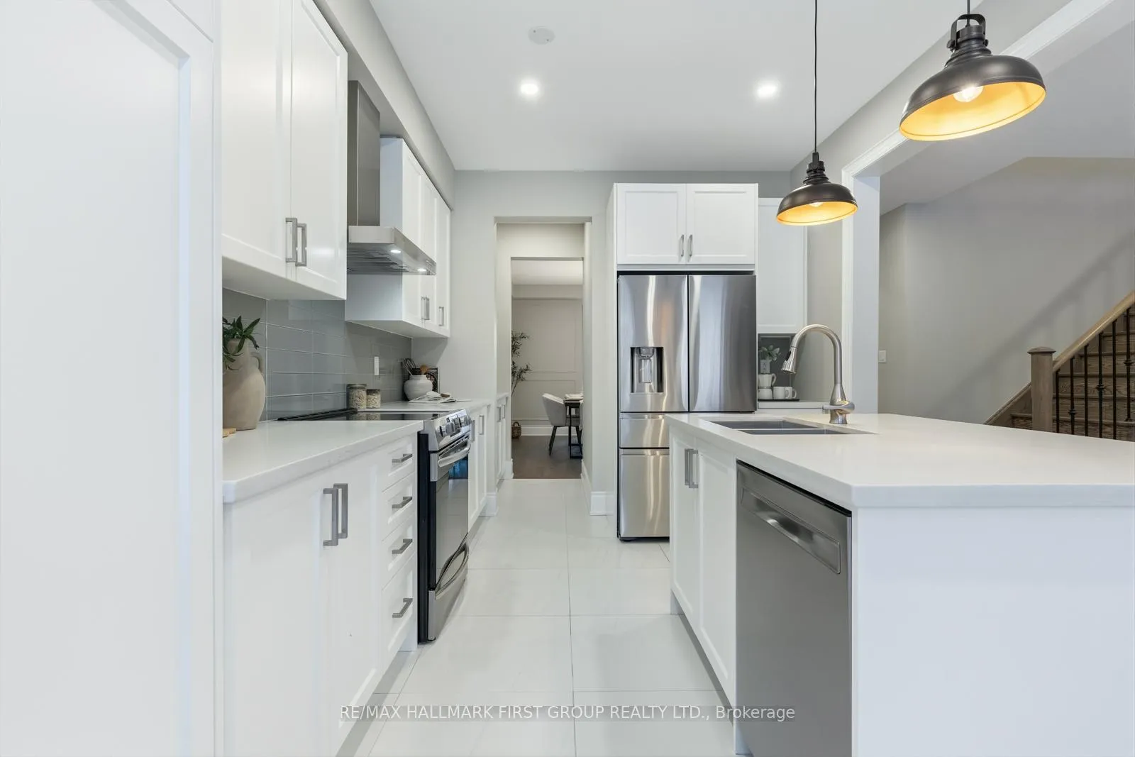 Photo 7 of 38 Priory Drive, Whitby, Rural Whitby — HOMEH