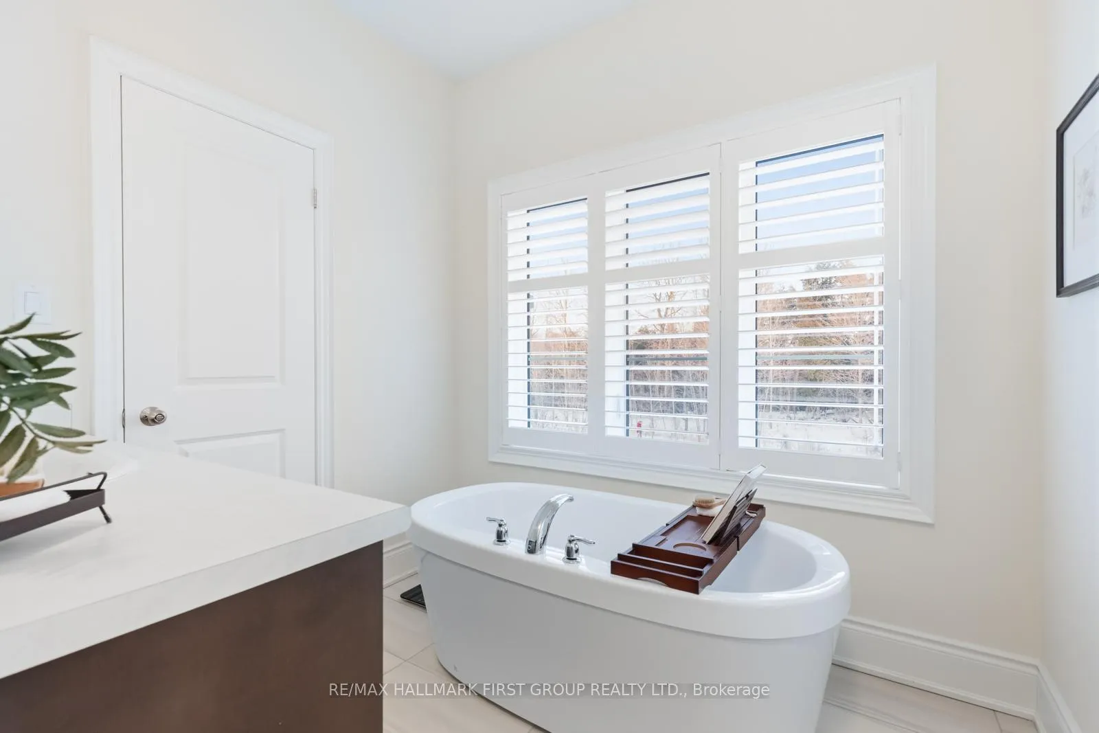Photo 17 of 38 Priory Drive, Whitby, Rural Whitby — HOMEH