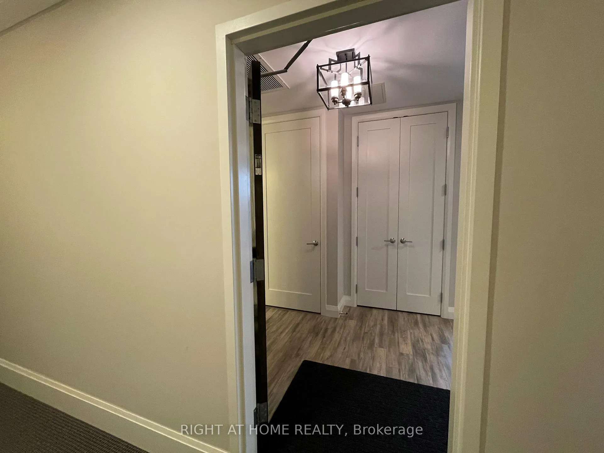 Photo 8 of Unit 1015, 118 King Street E, Hamilton, Beasley — HOMEH