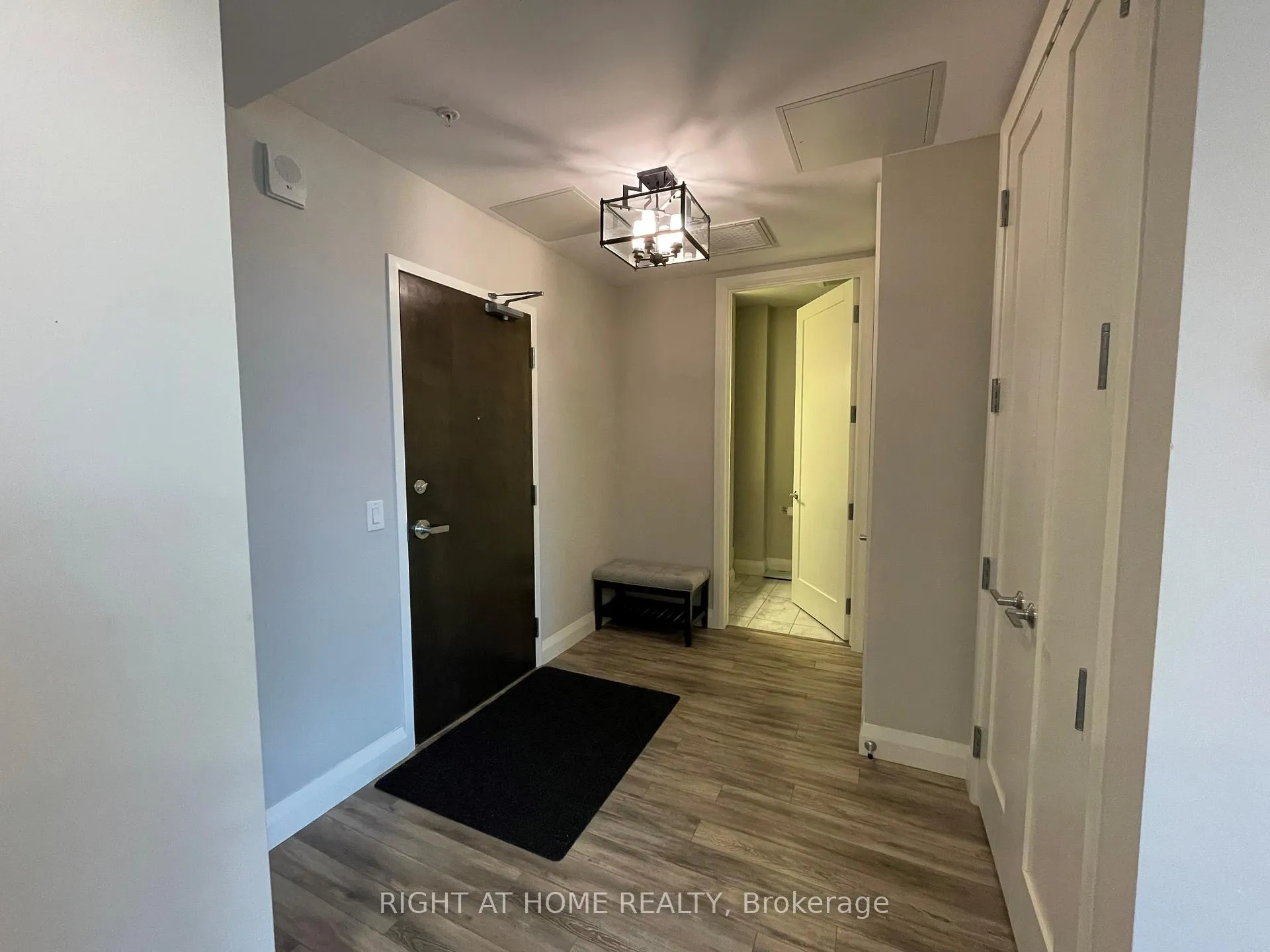 Photo 10 of Unit 1015, 118 King Street E, Hamilton, Beasley — HOMEH