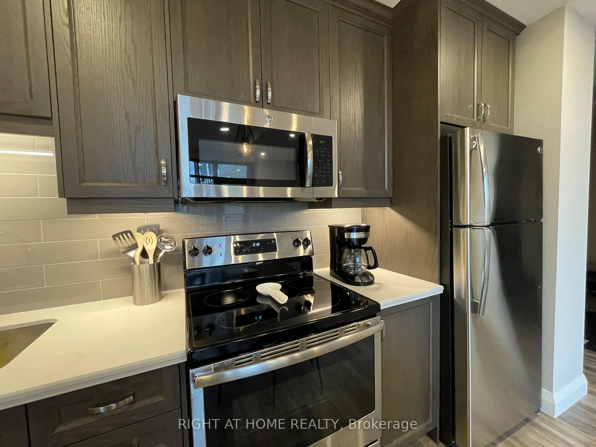 Photo 11 of Unit 1015, 118 King Street E, Hamilton, Beasley — HOMEH