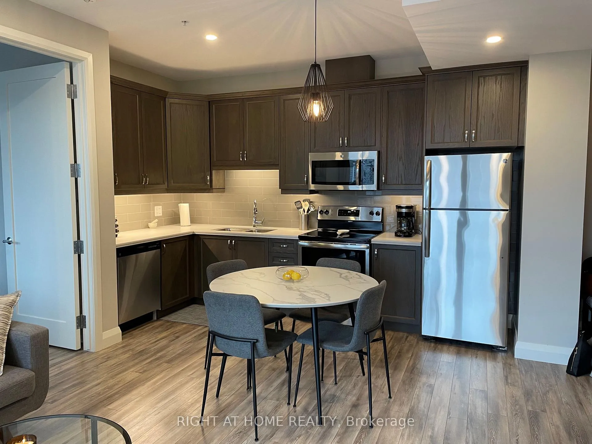 Photo 13 of Unit 1015, 118 King Street E, Hamilton, Beasley — HOMEH