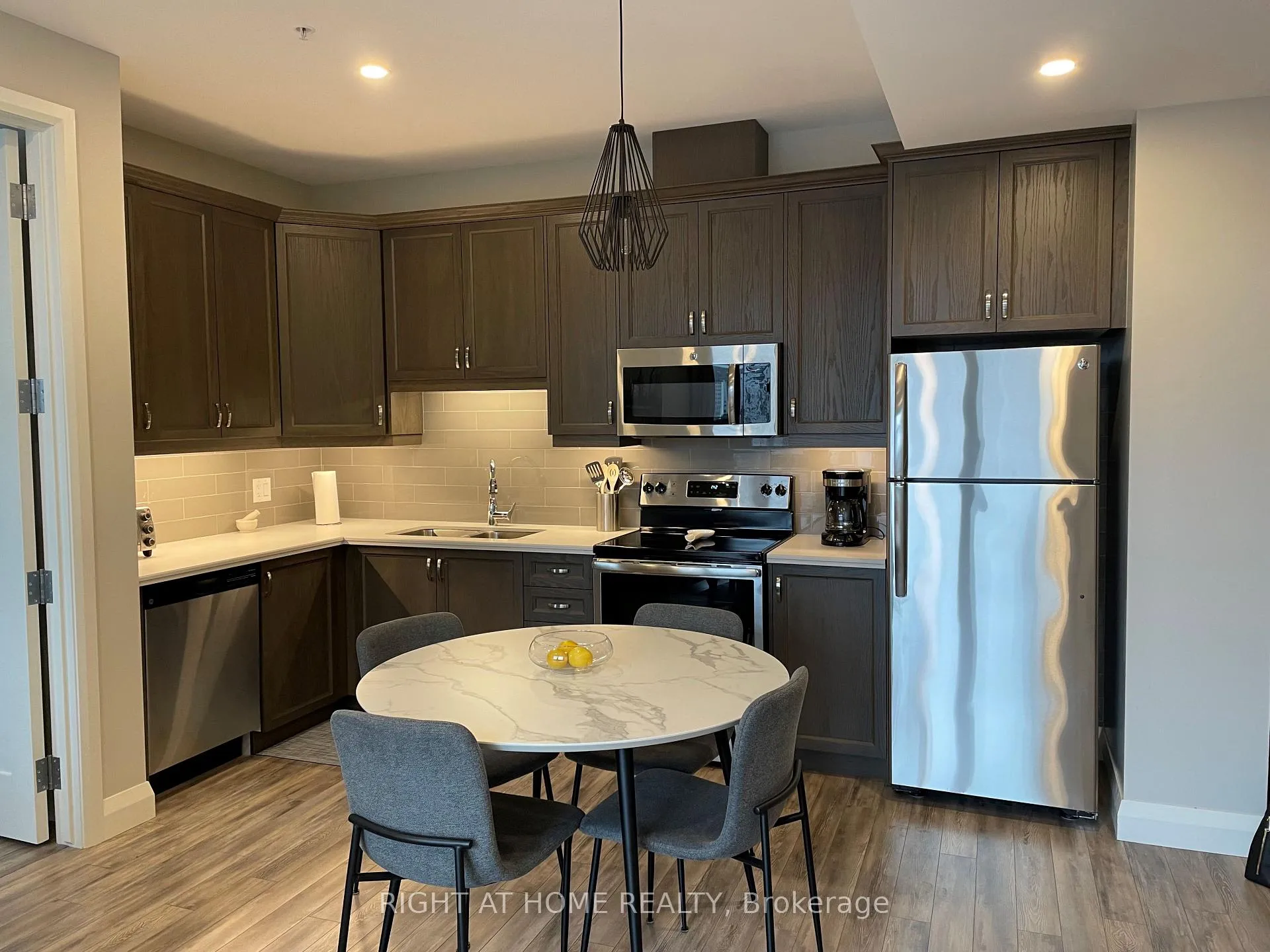 Photo 14 of Unit 1015, 118 King Street E, Hamilton, Beasley — HOMEH