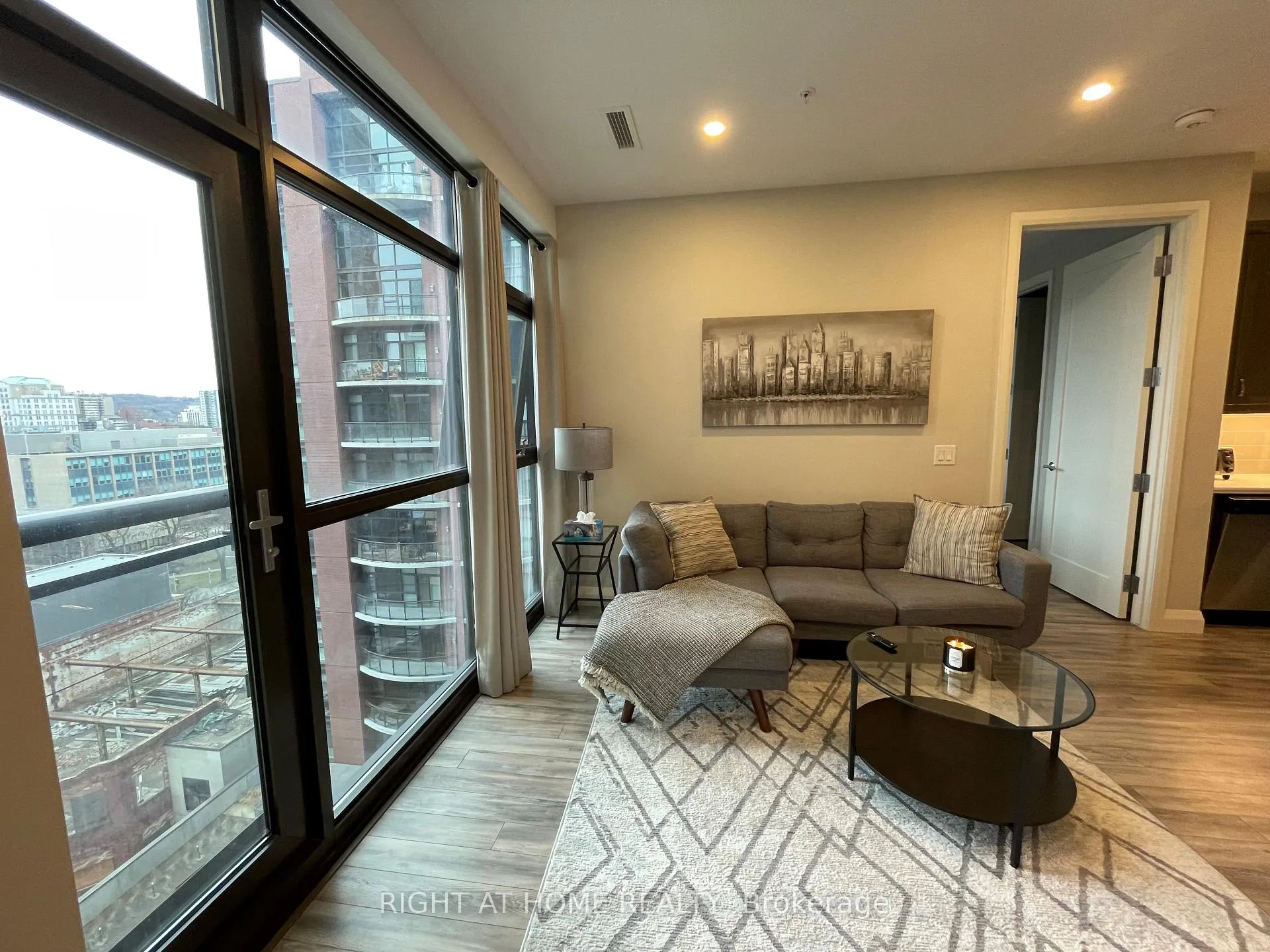Photo 15 of Unit 1015, 118 King Street E, Hamilton, Beasley — HOMEH
