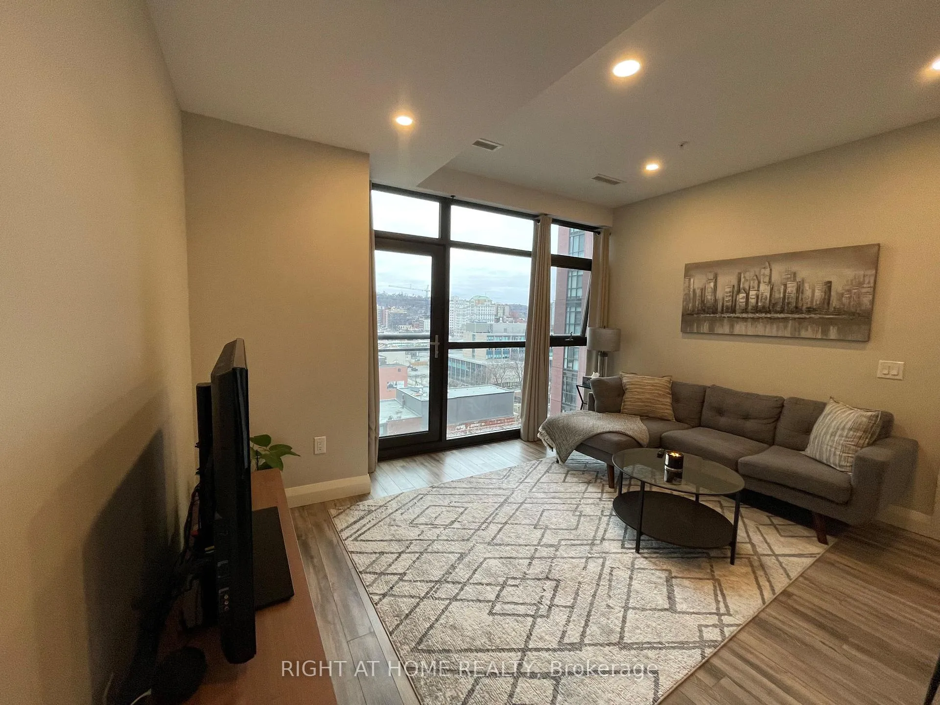 Photo 16 of Unit 1015, 118 King Street E, Hamilton, Beasley — HOMEH