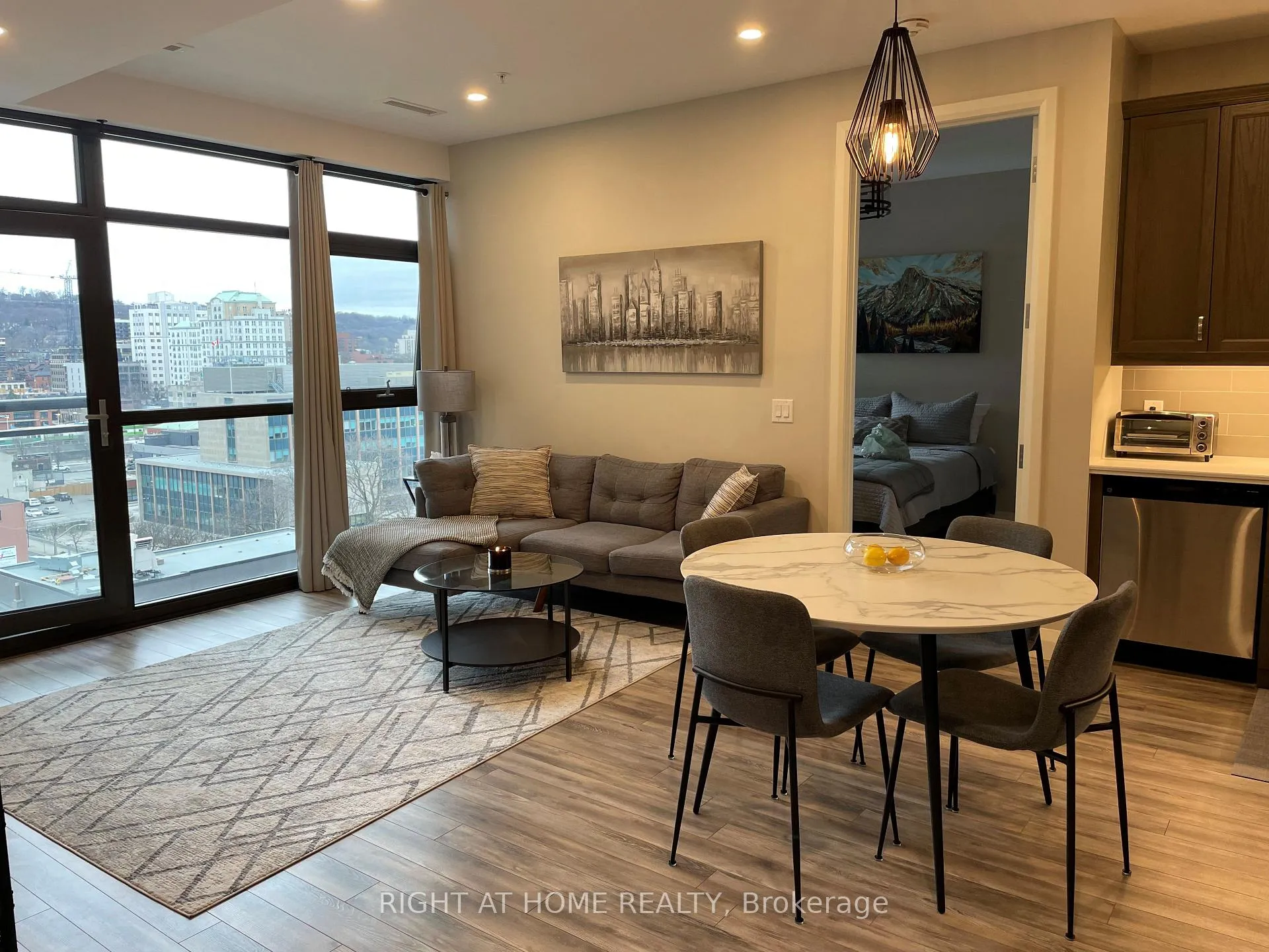 Photo 17 of Unit 1015, 118 King Street E, Hamilton, Beasley — HOMEH