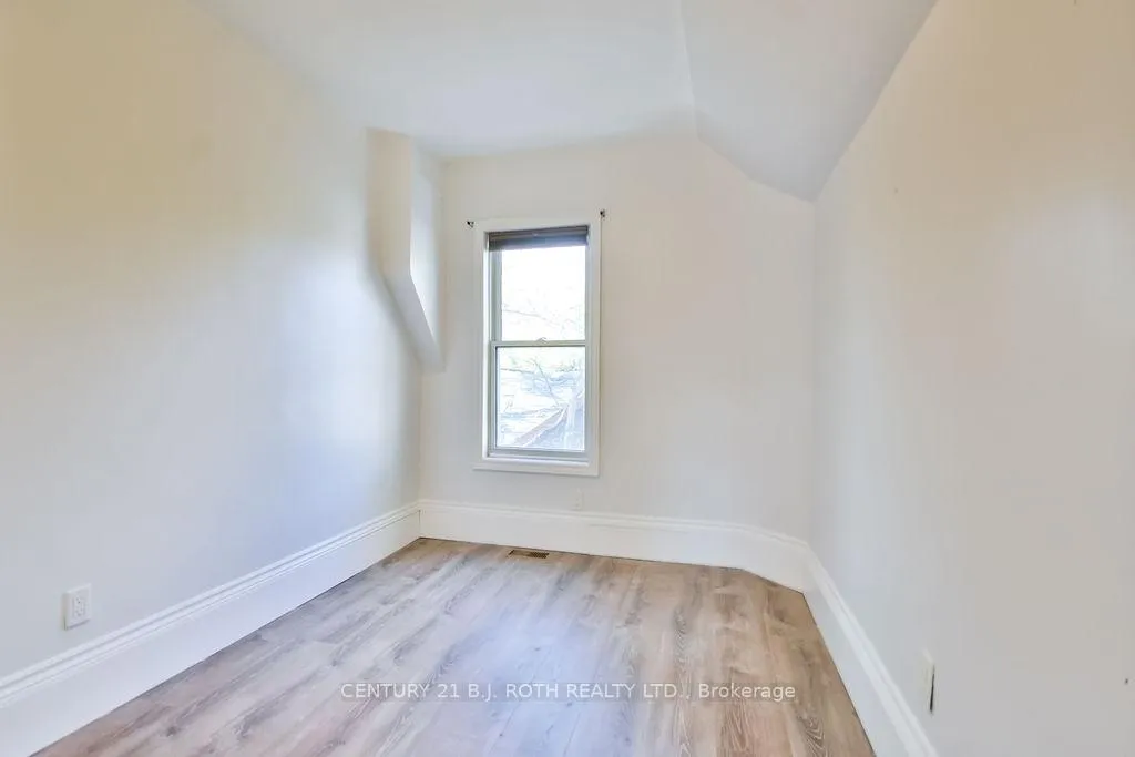 Photo 25 of 57 Penetang Street, Barrie, Codrington — HOMEH