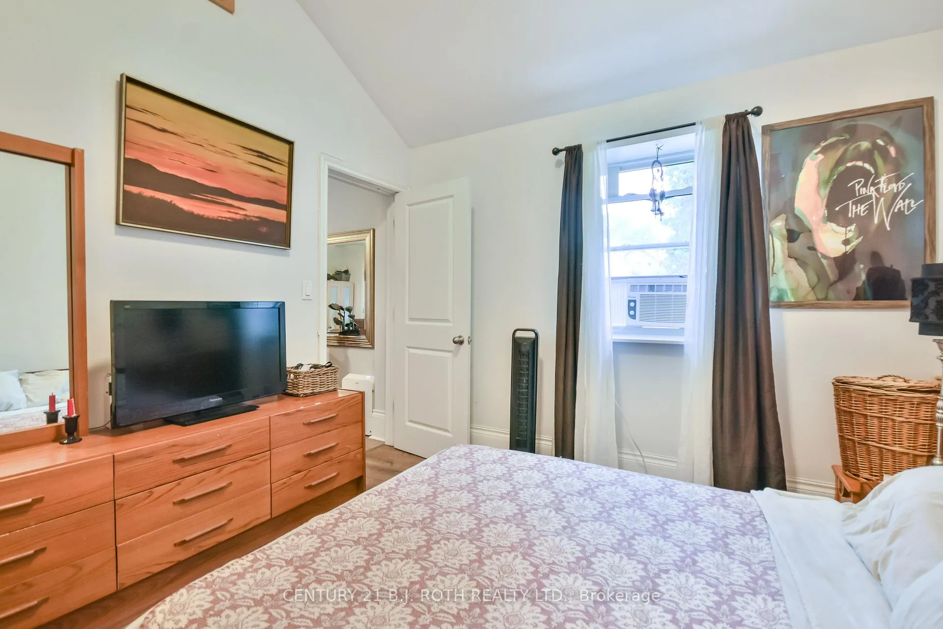 Photo 37 of 57 Penetang Street, Barrie, Codrington — HOMEH