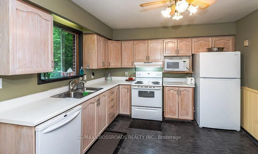 Photo 9 of 9910 Morning Glory Road, Georgina, Pefferlaw — HOMEH