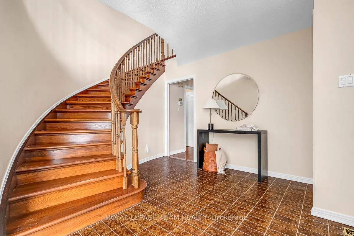 Photo 3 of 25 Fox Hunt Avenue, Ottawa, Hunt Club — HOMEH
