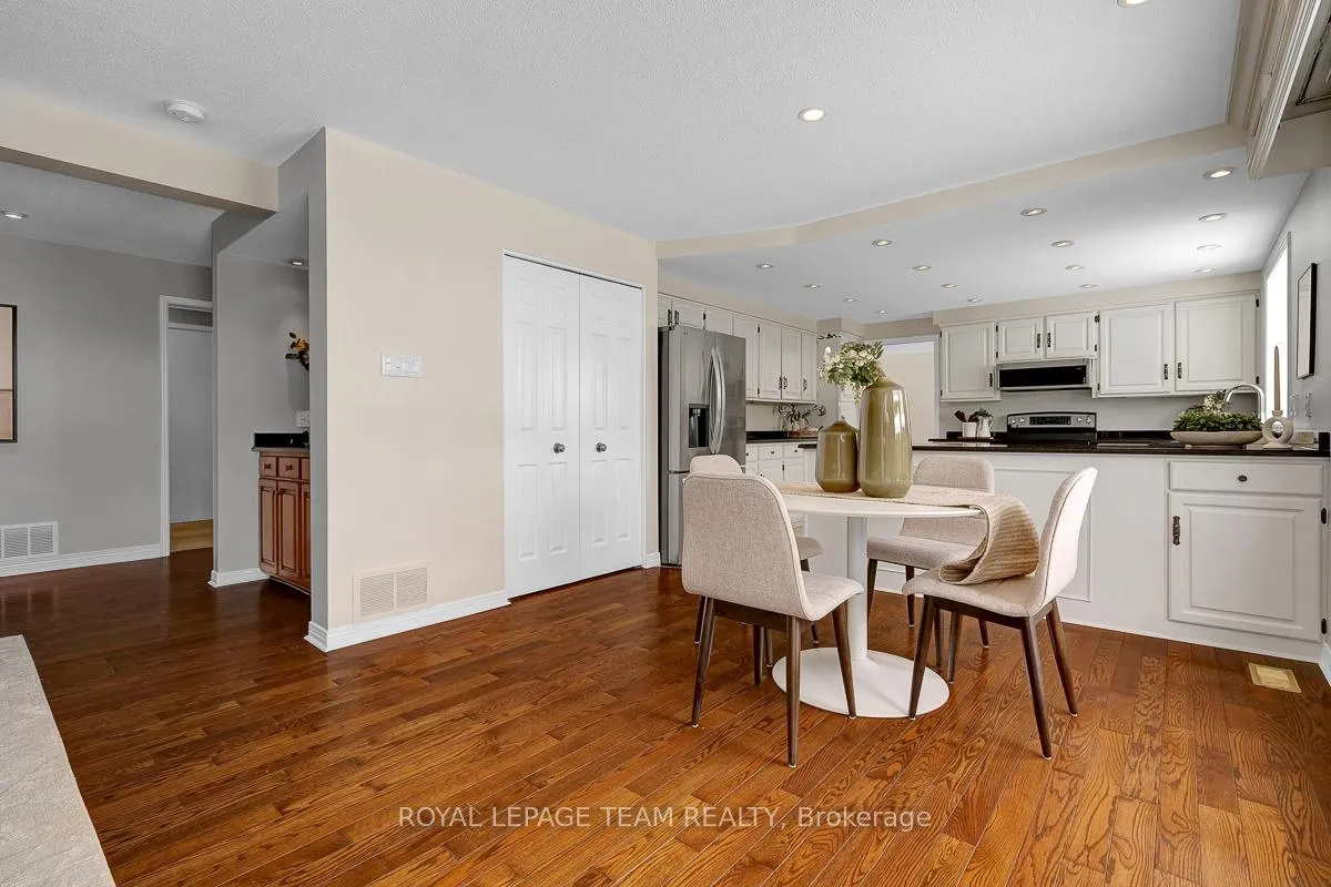 Photo 16 of 25 Fox Hunt Avenue, Ottawa, Hunt Club — HOMEH