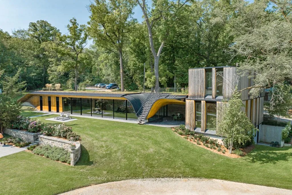 Photo 33 of 1 Springhill Street, Hamilton, Greensville — HOMEH