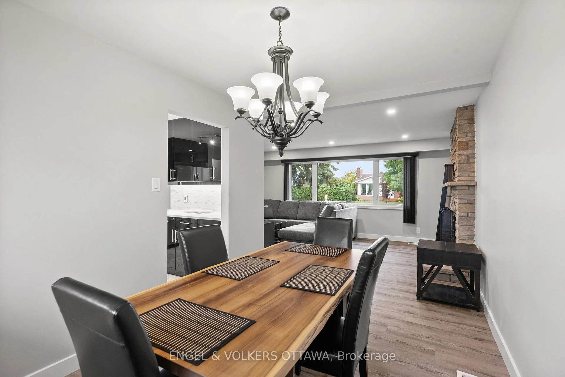 Photo 8 of 20 Gary Avenue, Ottawa, Manordale — HOMEH