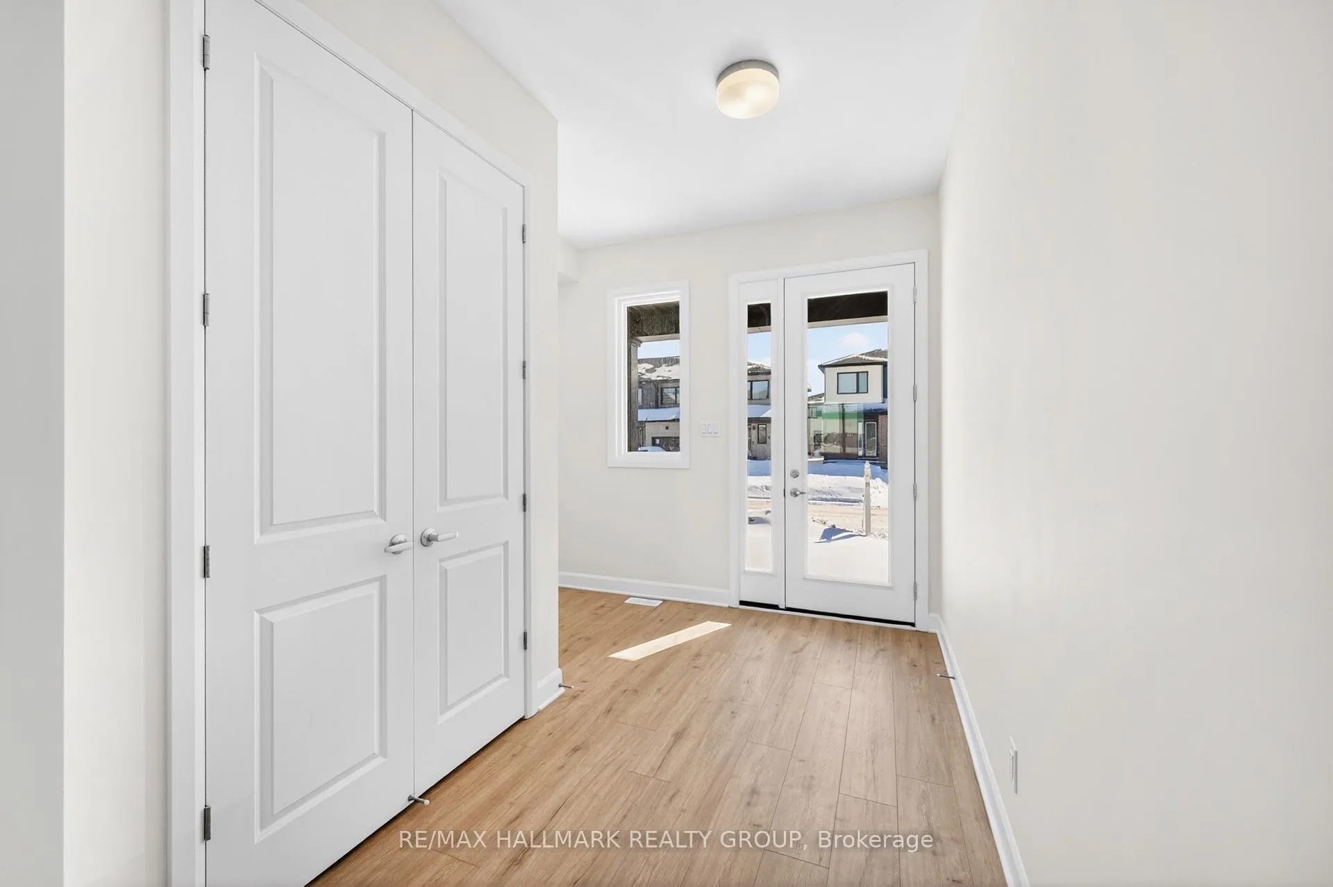 Photo 3 of 1049 Ventus Way, Ottawa, Chapel Hill South - Orleans Village — HOMEH