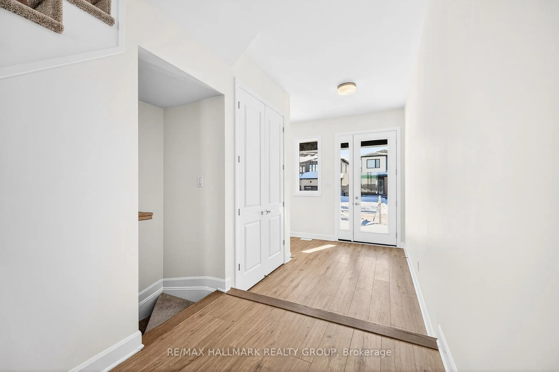Photo 4 of 1049 Ventus Way, Ottawa, Chapel Hill South - Orleans Village — HOMEH