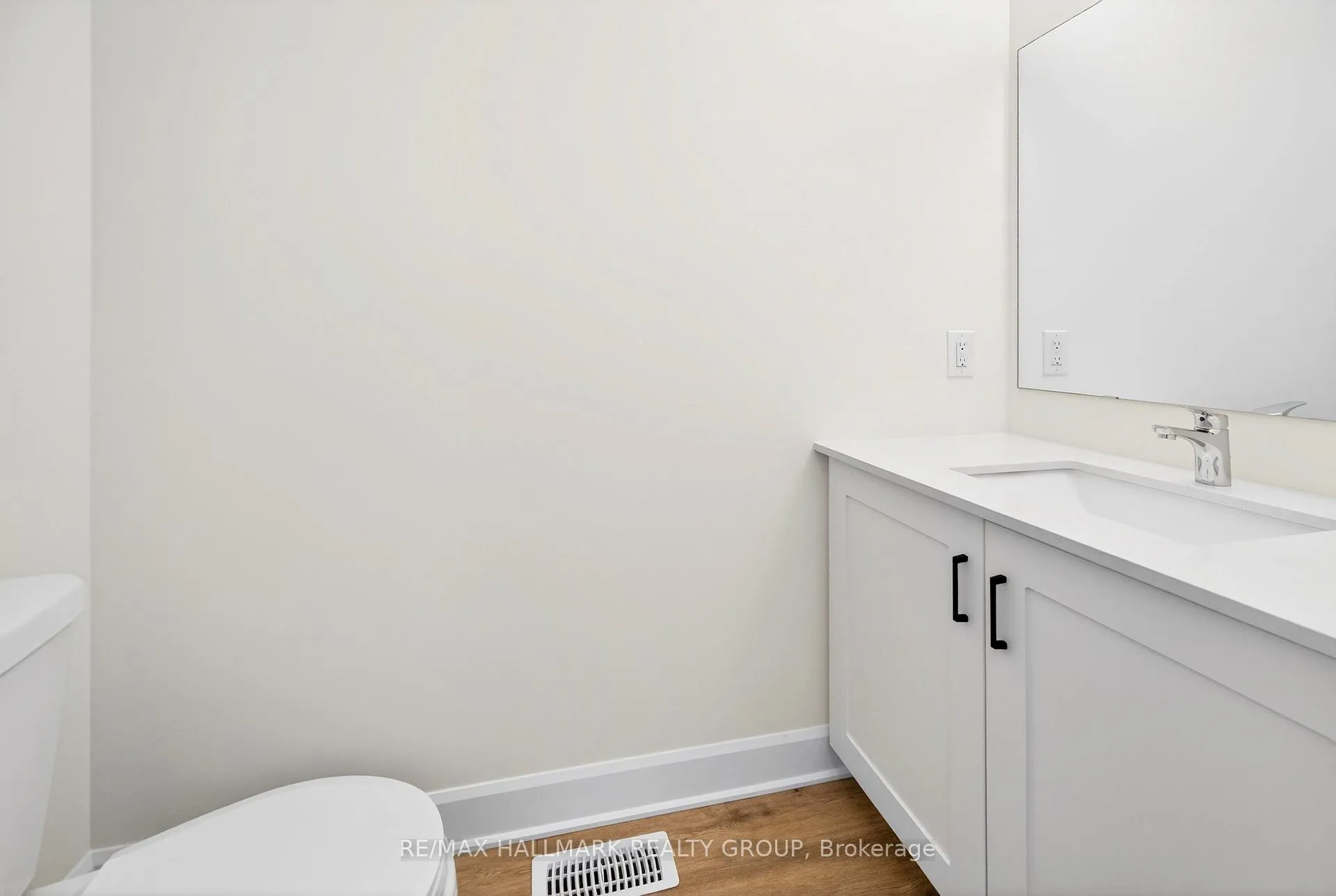 Photo 5 of 1049 Ventus Way, Ottawa, Chapel Hill South - Orleans Village — HOMEH