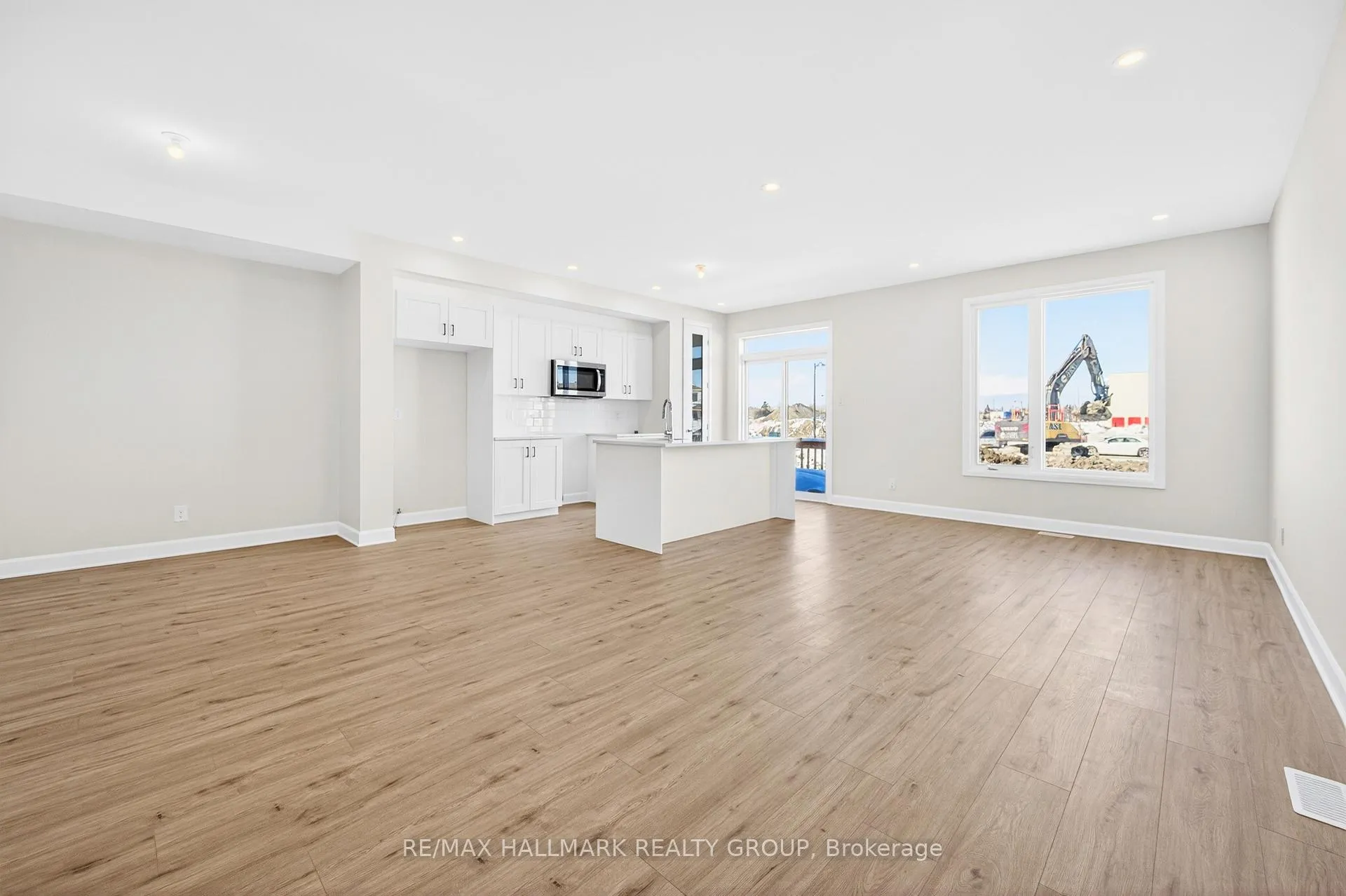 Photo 7 of 1049 Ventus Way, Ottawa, Chapel Hill South - Orleans Village — HOMEH