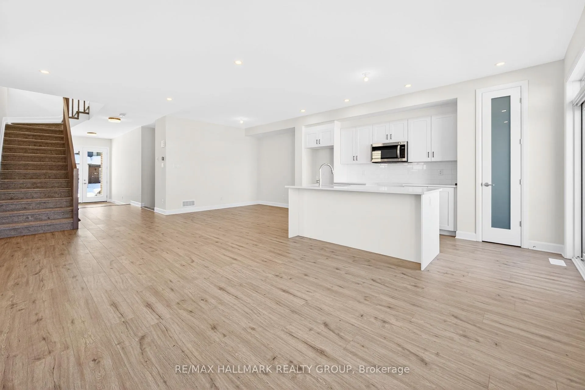 Photo 9 of 1049 Ventus Way, Ottawa, Chapel Hill South - Orleans Village — HOMEH