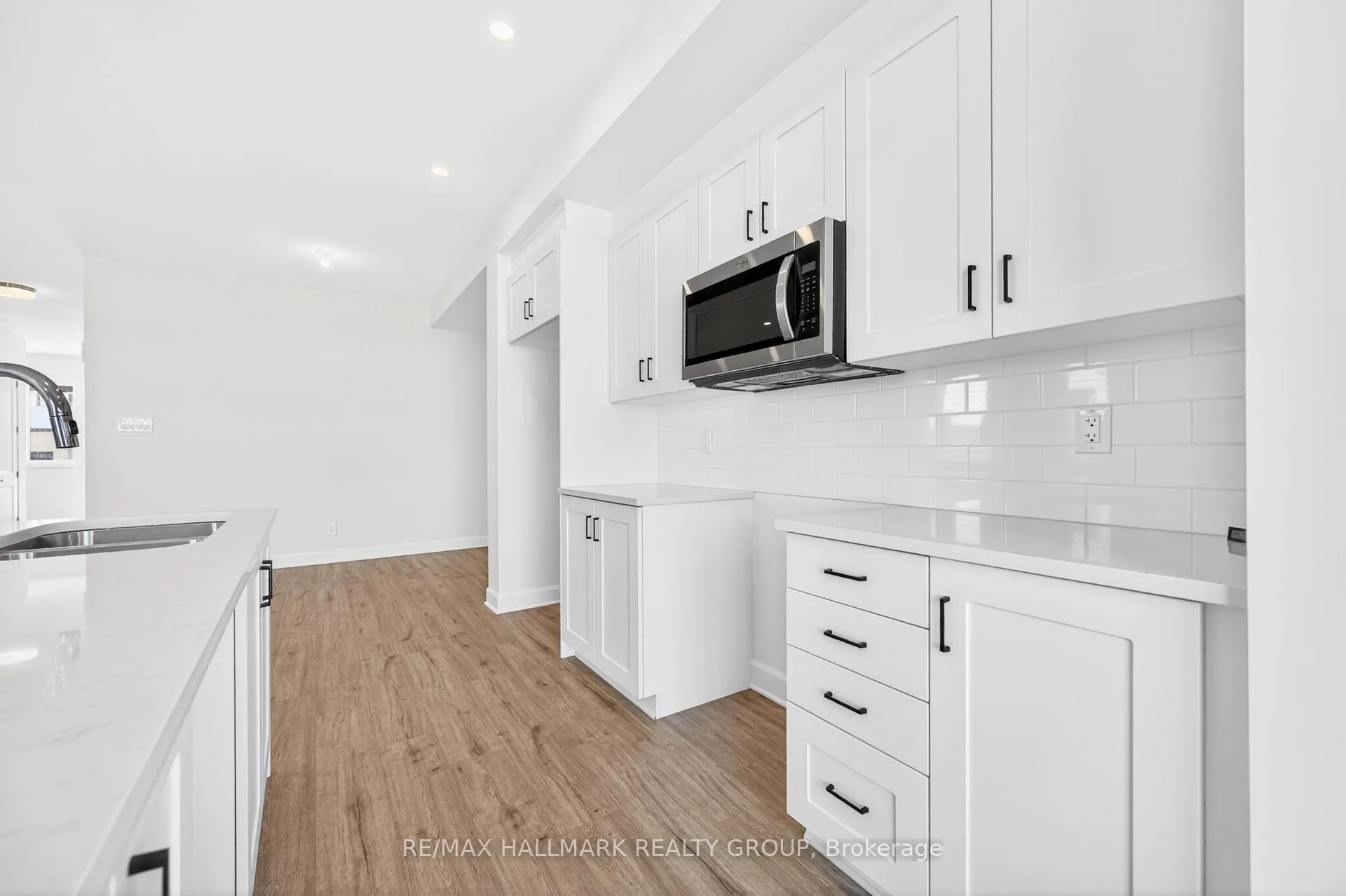 Photo 13 of 1049 Ventus Way, Ottawa, Chapel Hill South - Orleans Village — HOMEH