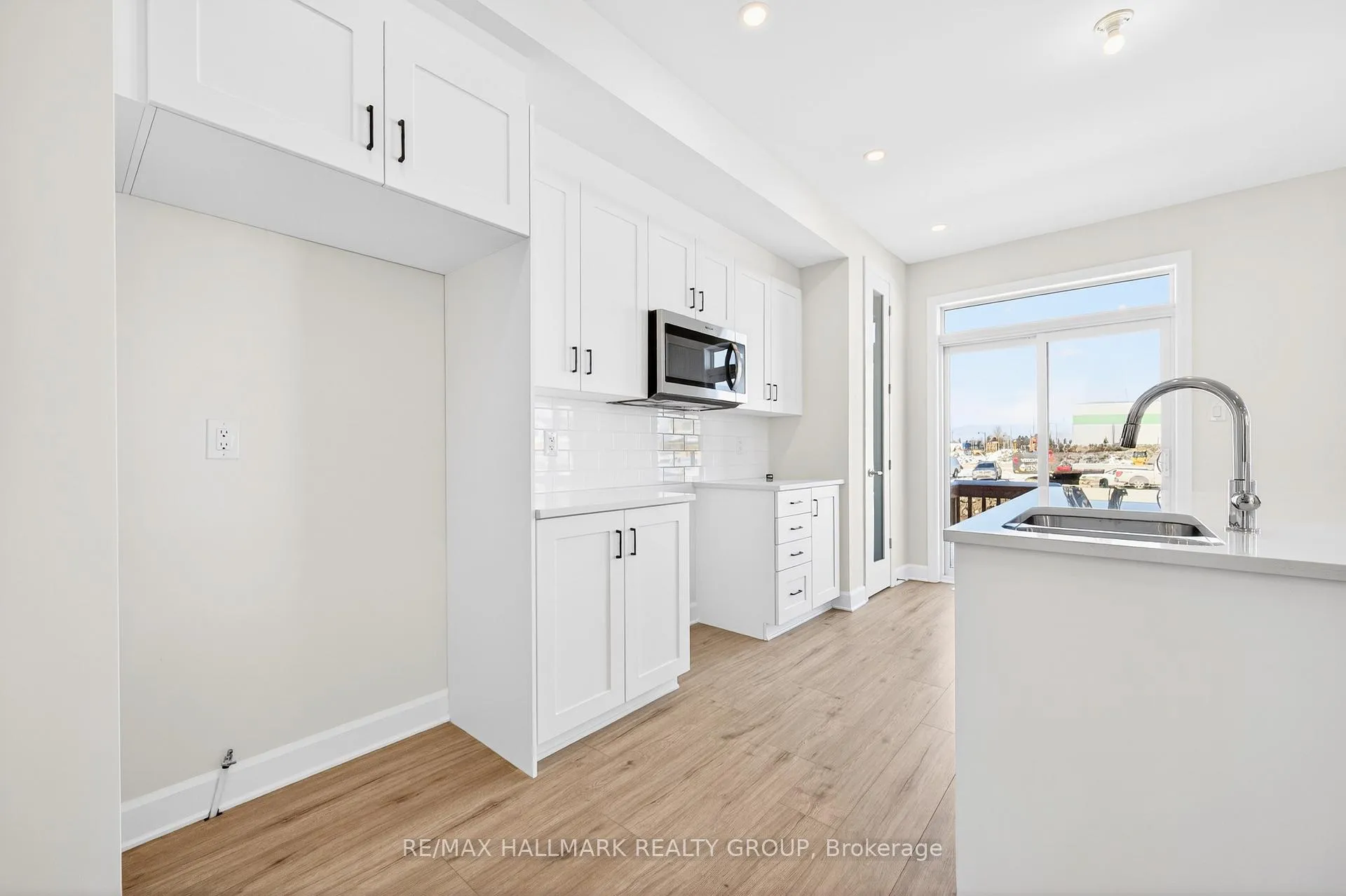 Photo 15 of 1049 Ventus Way, Ottawa, Chapel Hill South - Orleans Village — HOMEH