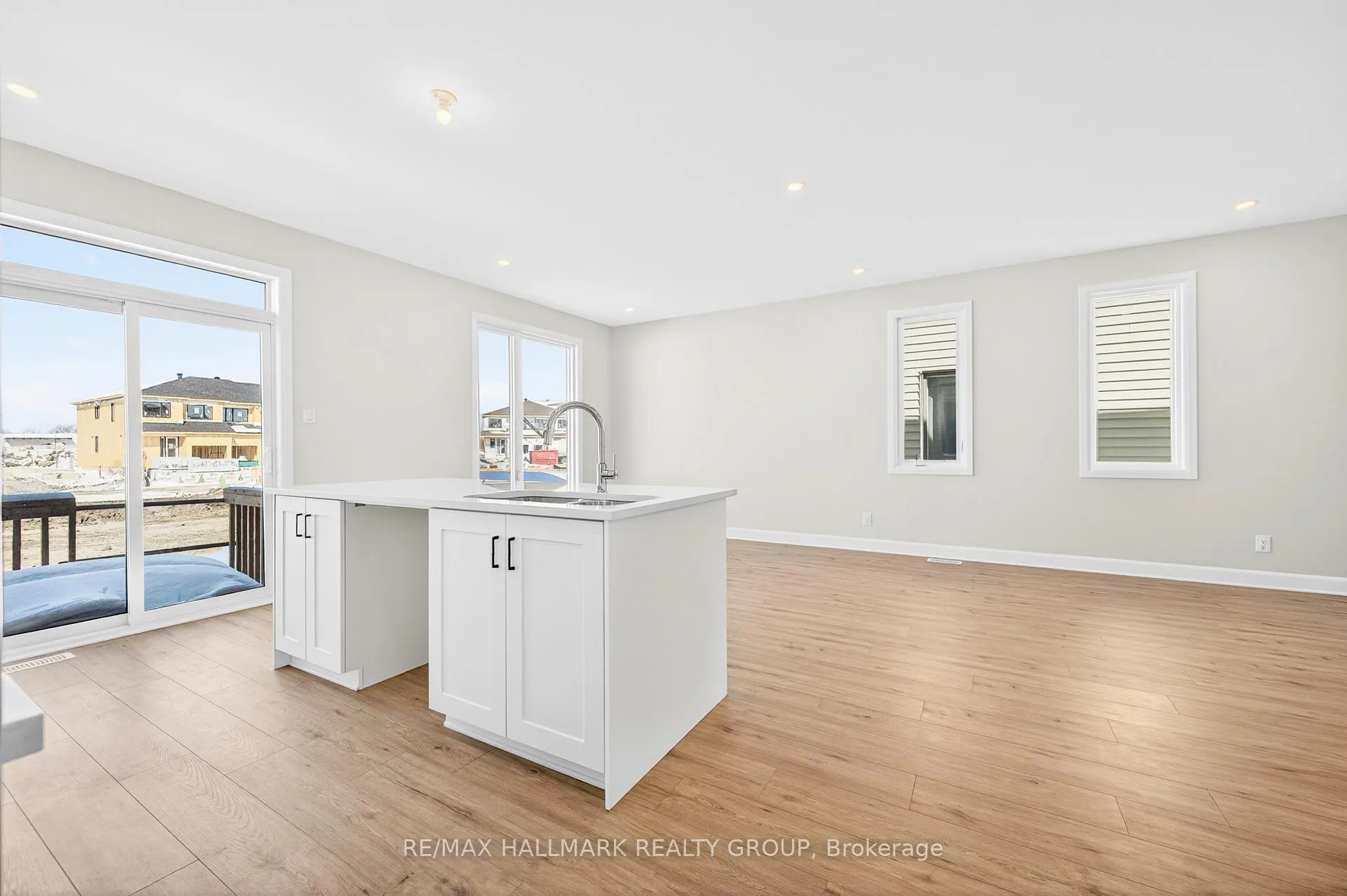 Photo 16 of 1049 Ventus Way, Ottawa, Chapel Hill South - Orleans Village — HOMEH