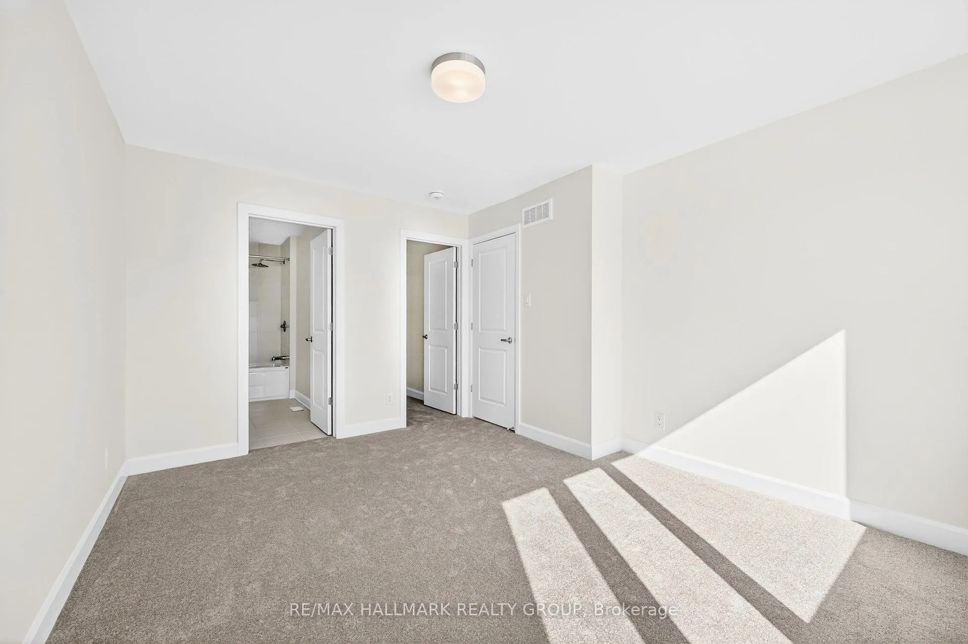 Photo 22 of 1049 Ventus Way, Ottawa, Chapel Hill South - Orleans Village — HOMEH