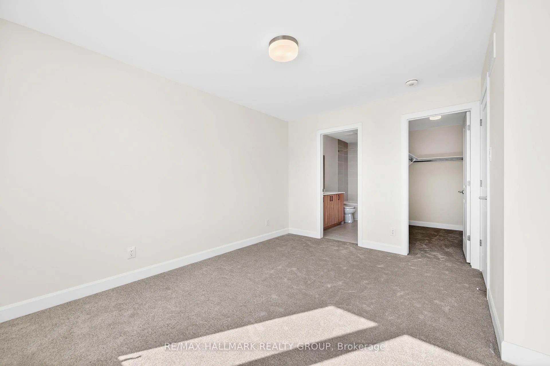 Photo 23 of 1049 Ventus Way, Ottawa, Chapel Hill South - Orleans Village — HOMEH