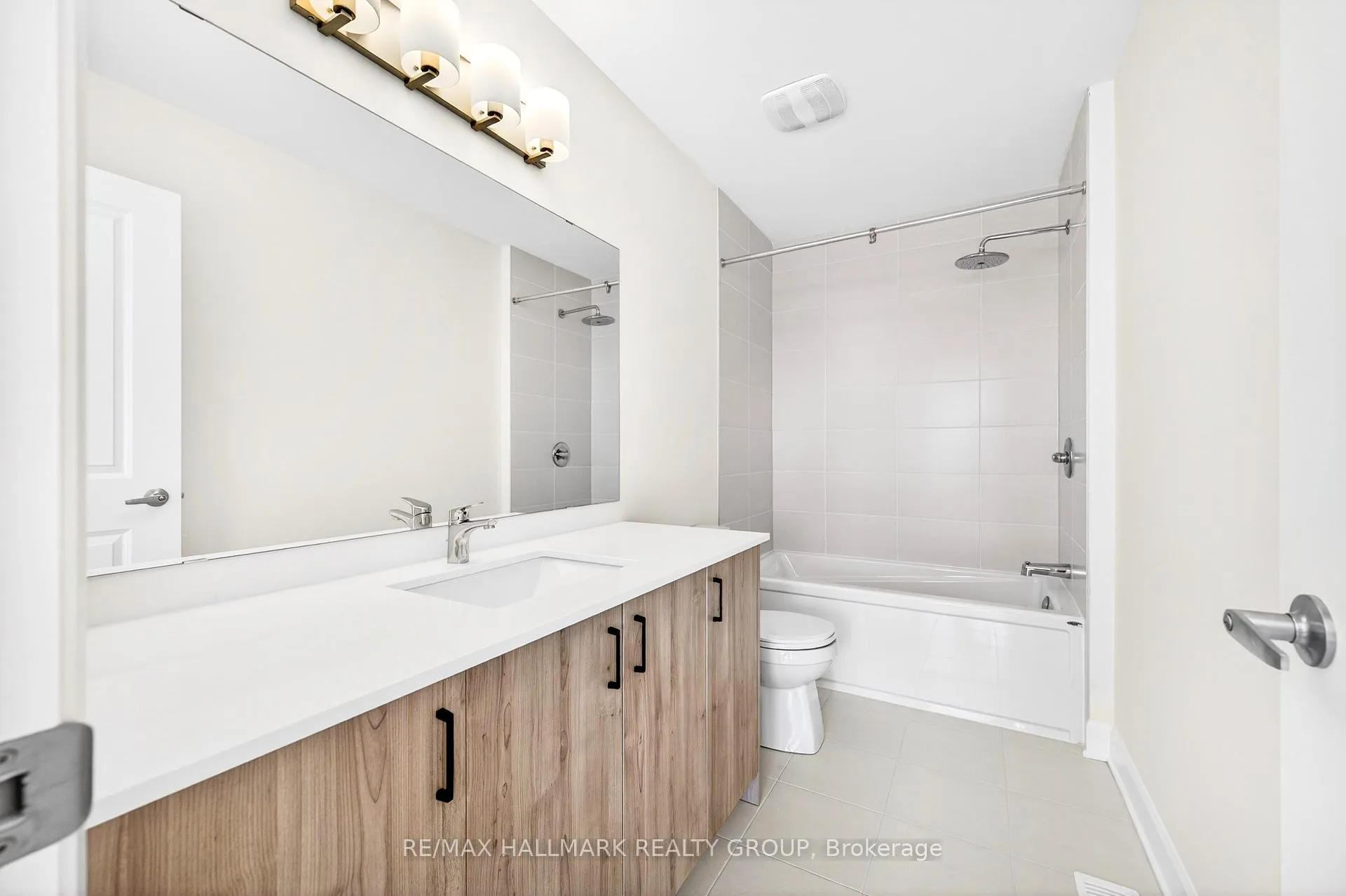 Photo 24 of 1049 Ventus Way, Ottawa, Chapel Hill South - Orleans Village — HOMEH