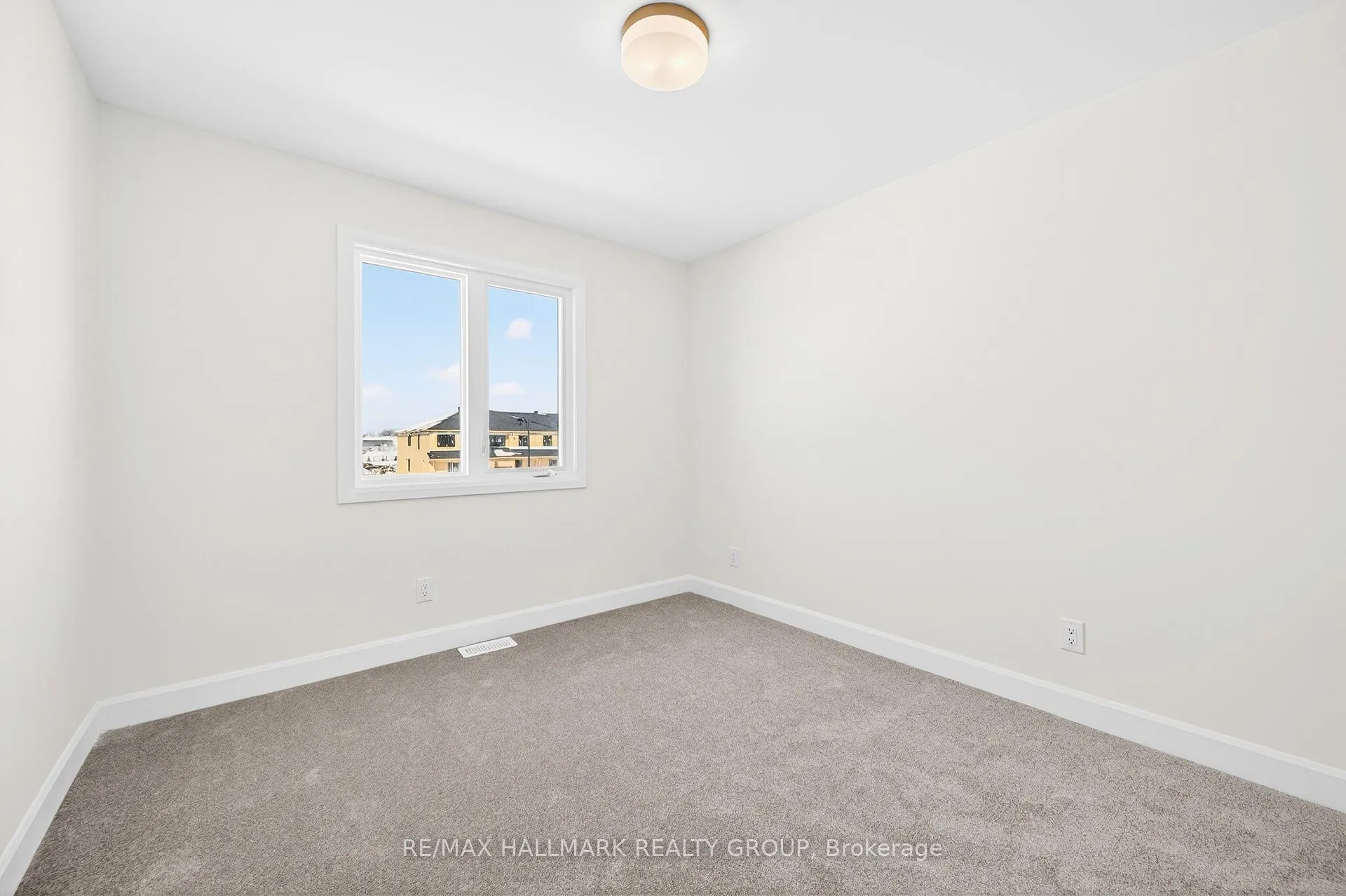 Photo 33 of 1049 Ventus Way, Ottawa, Chapel Hill South - Orleans Village — HOMEH