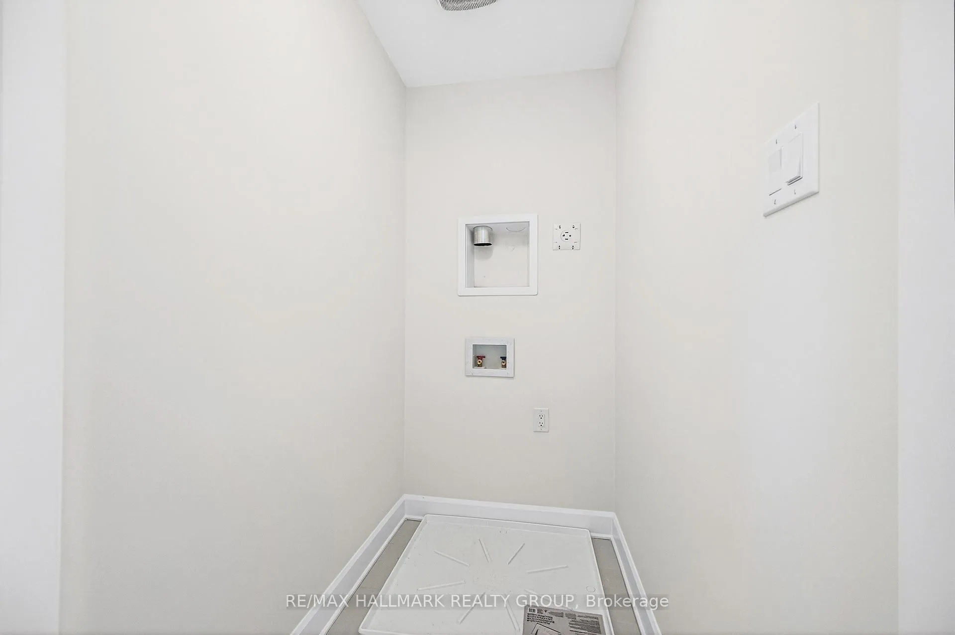 Photo 34 of 1049 Ventus Way, Ottawa, Chapel Hill South - Orleans Village — HOMEH