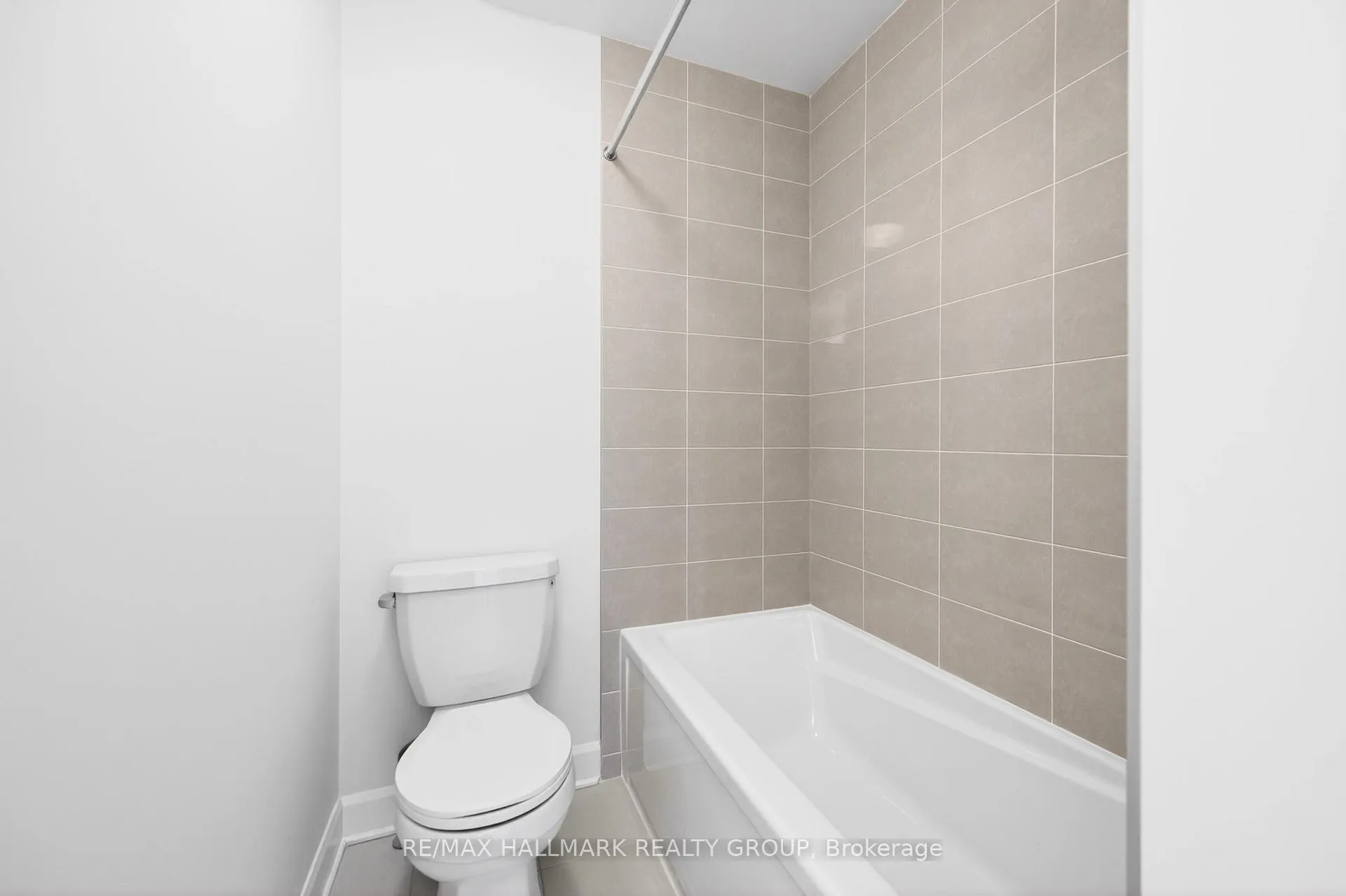 Photo 36 of 1049 Ventus Way, Ottawa, Chapel Hill South - Orleans Village — HOMEH