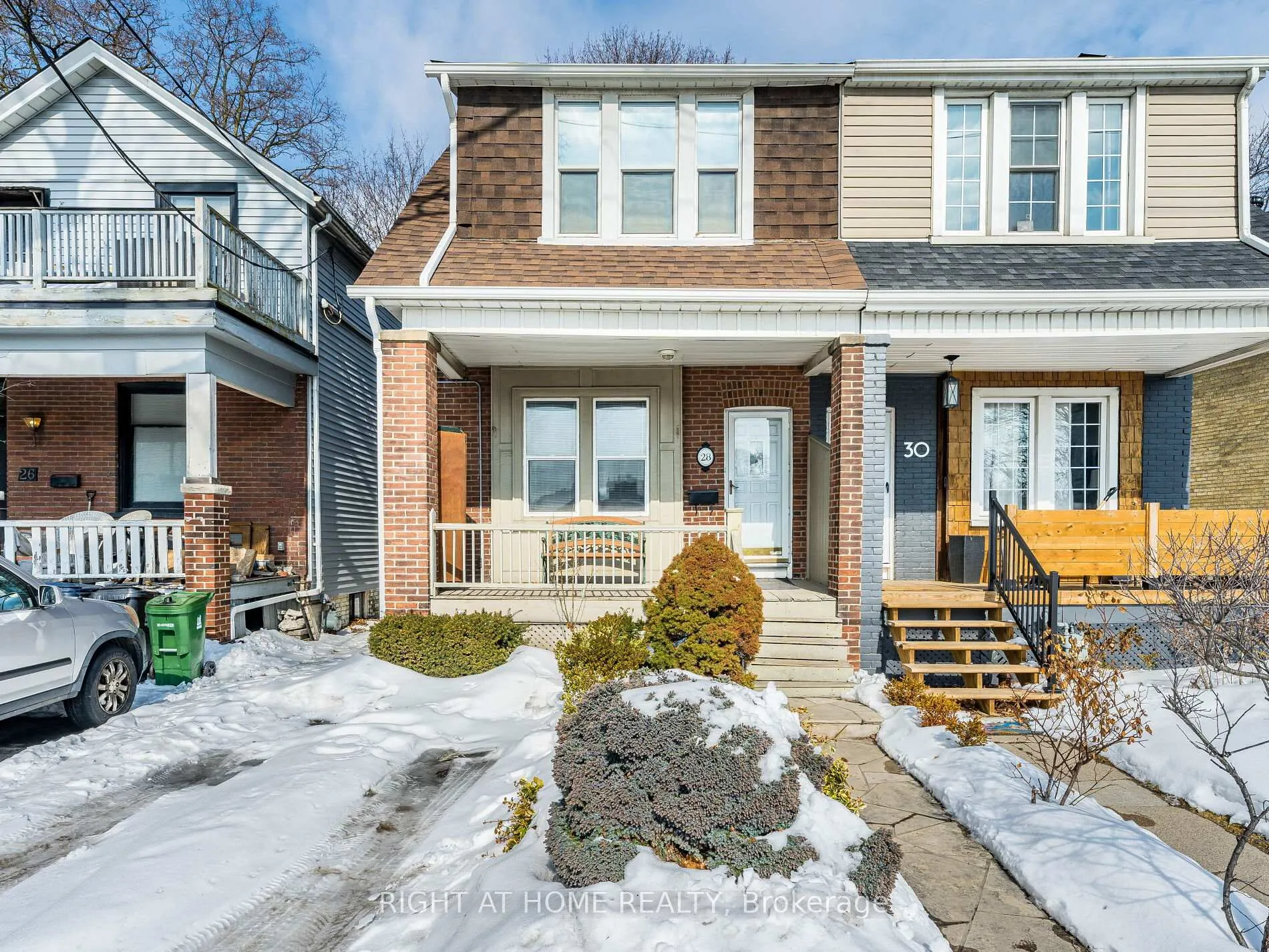 Front of 28 Erindale Avenue